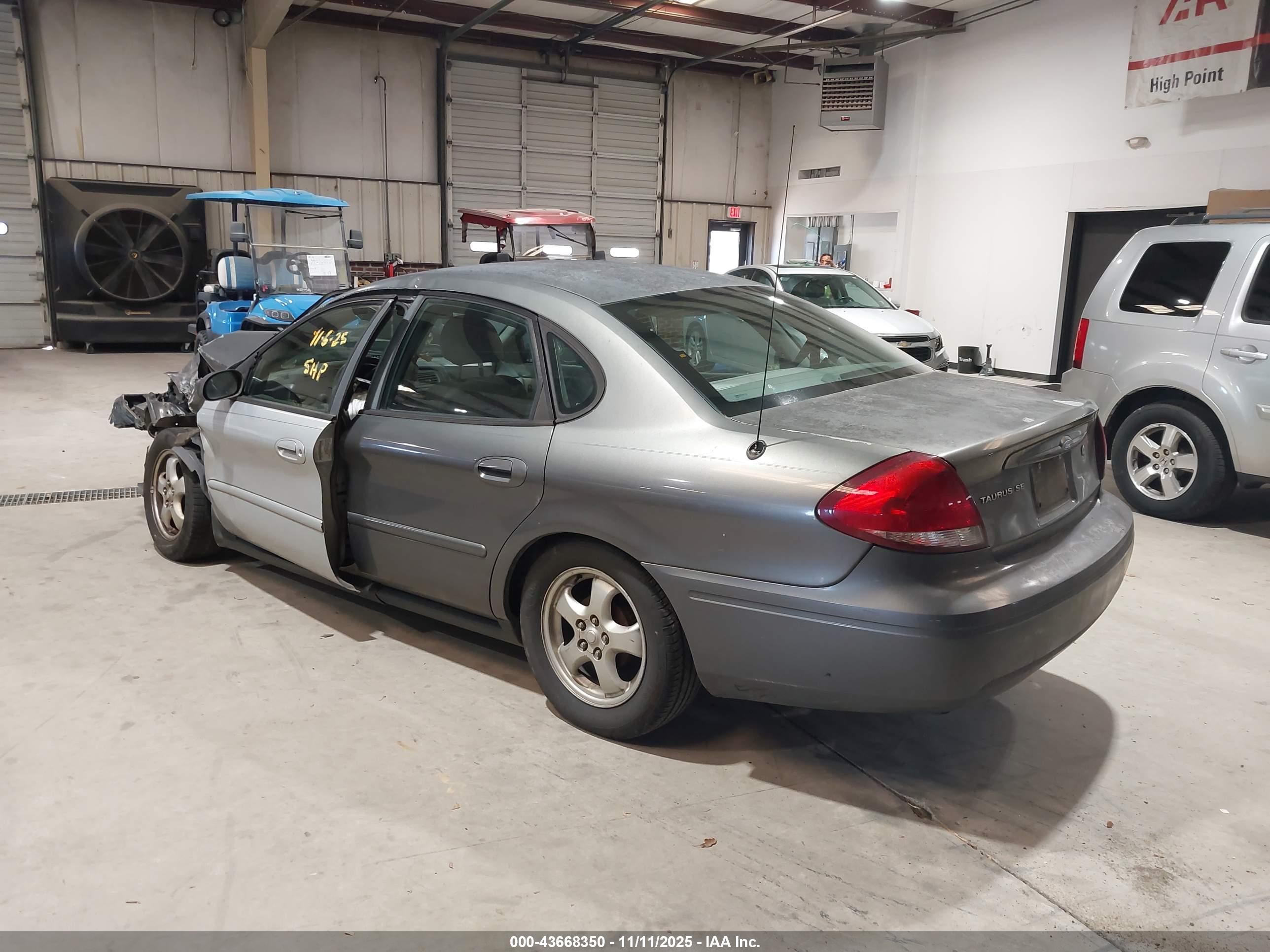 FORD TAURUS image 3