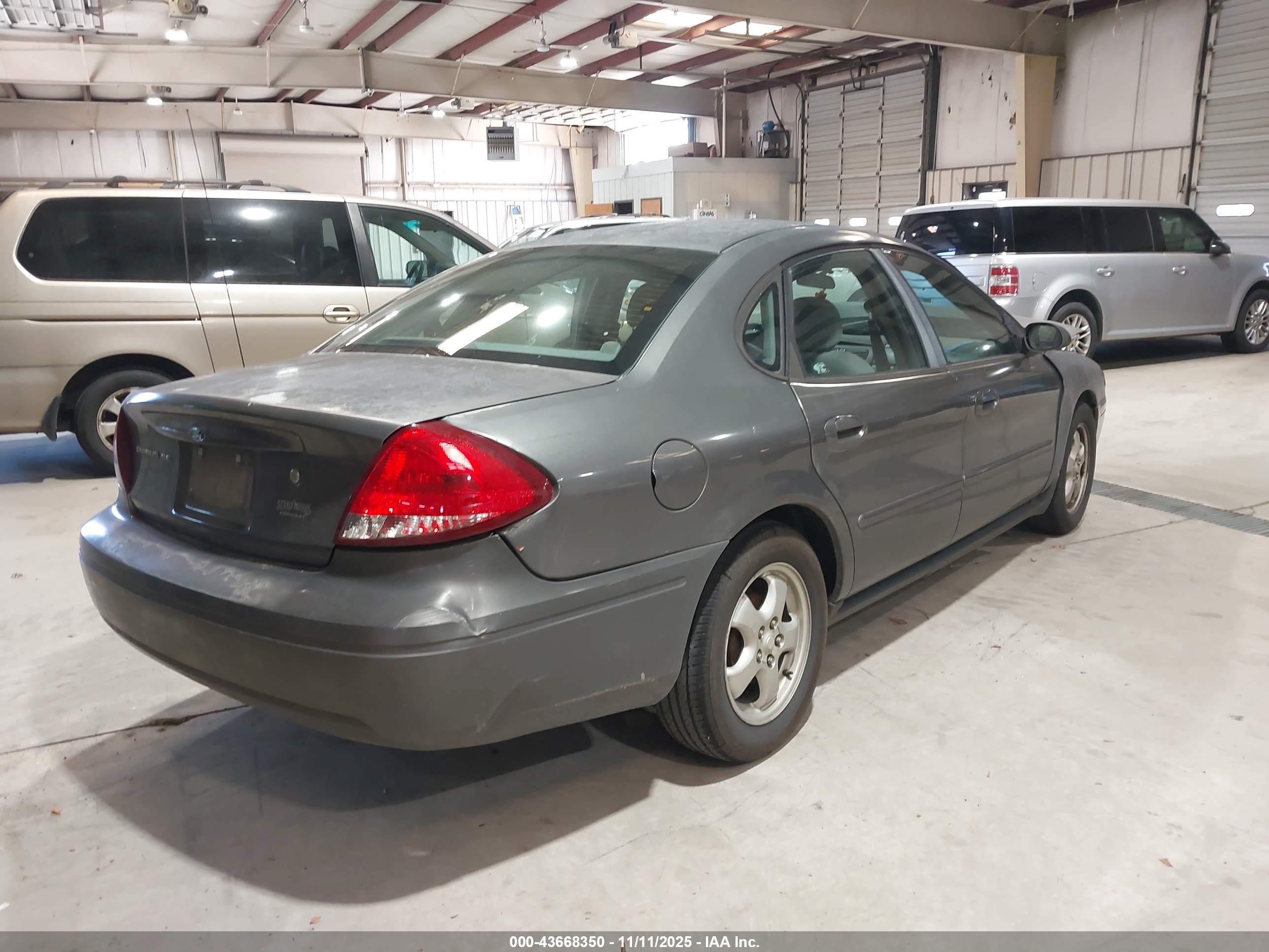 FORD TAURUS image 4