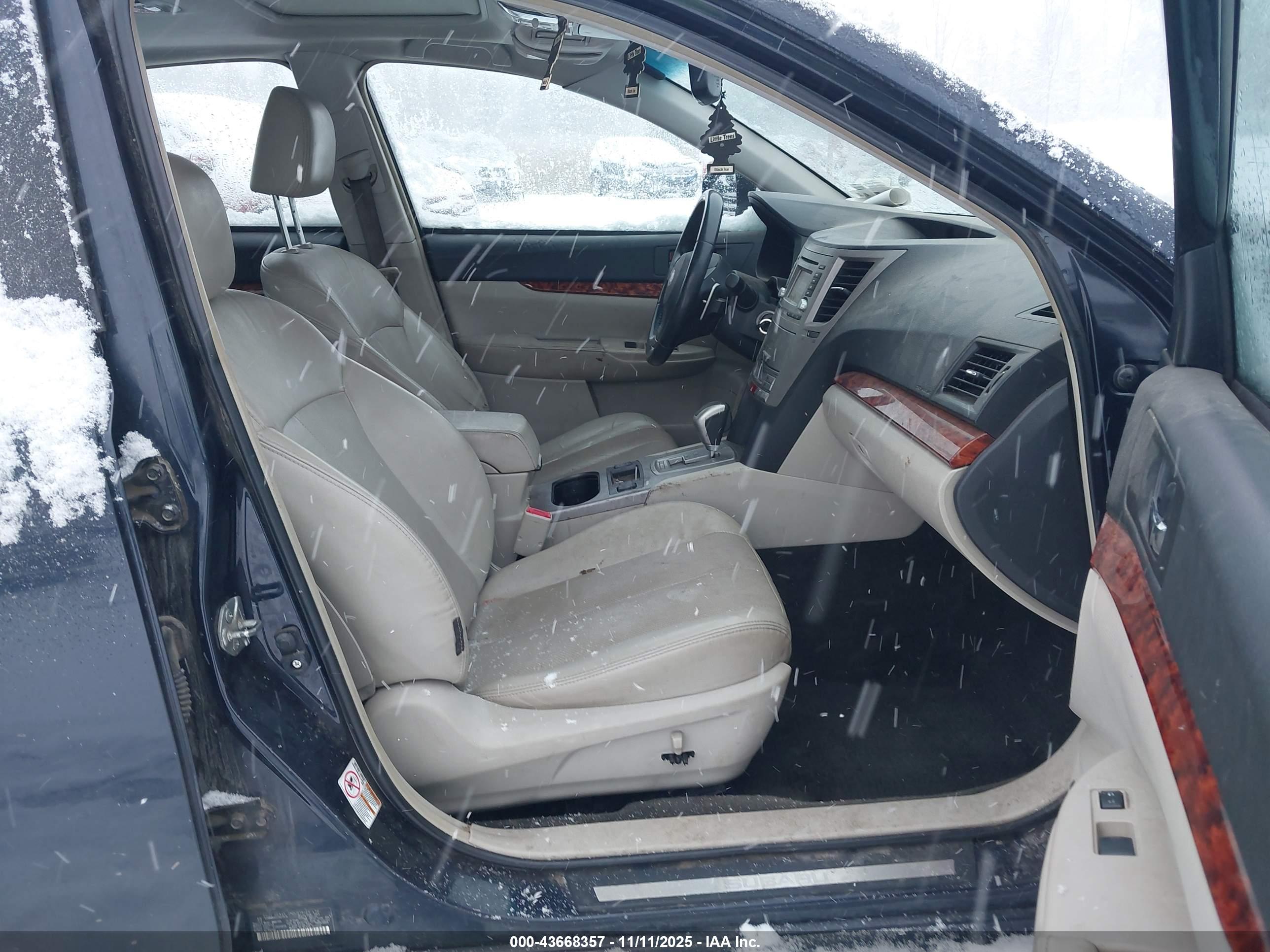 SUBARU LEGACY image 5