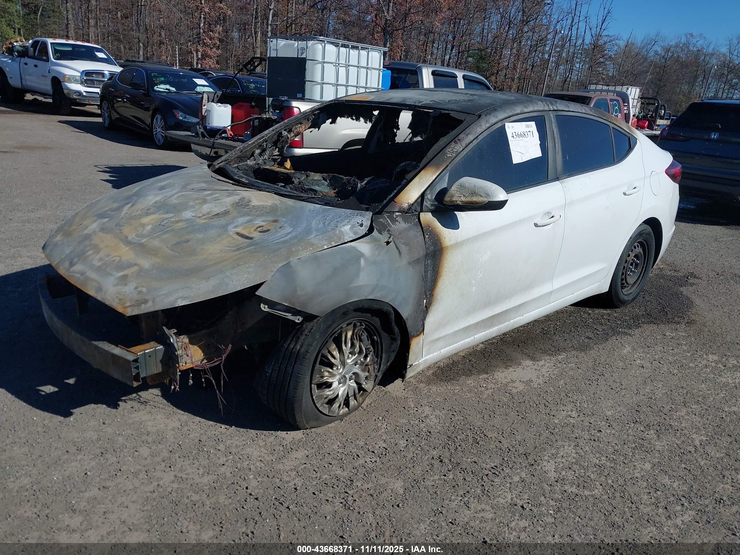 HYUNDAI ELANTRA image 2