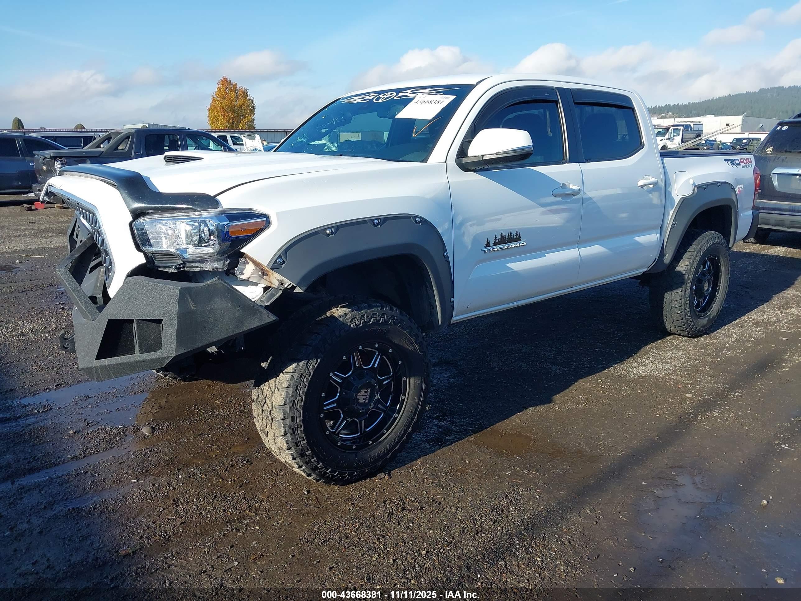 TOYOTA TACOMA image 2