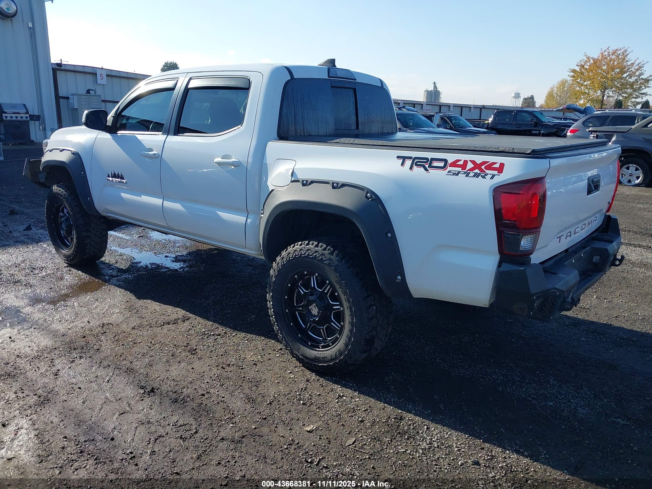TOYOTA TACOMA image 3