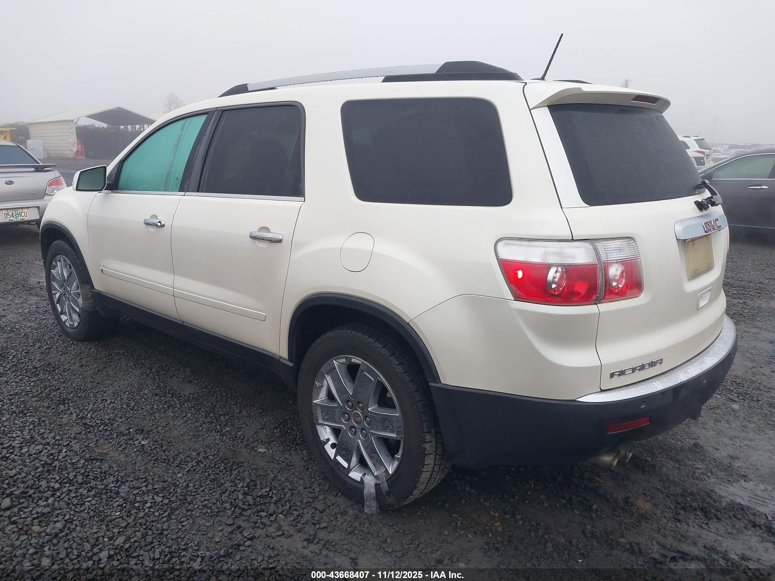 GMC ACADIA image 3