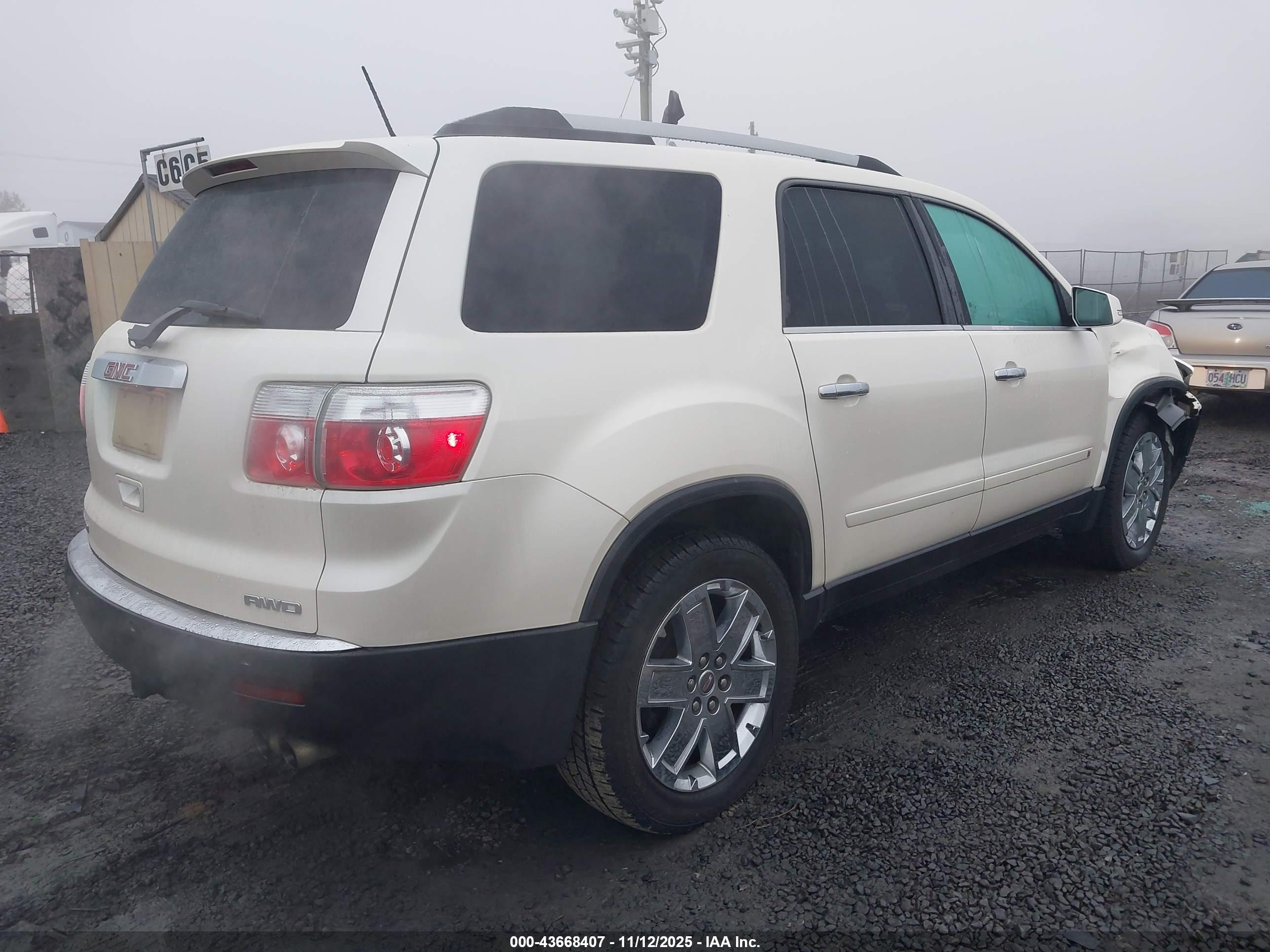 GMC ACADIA image 4