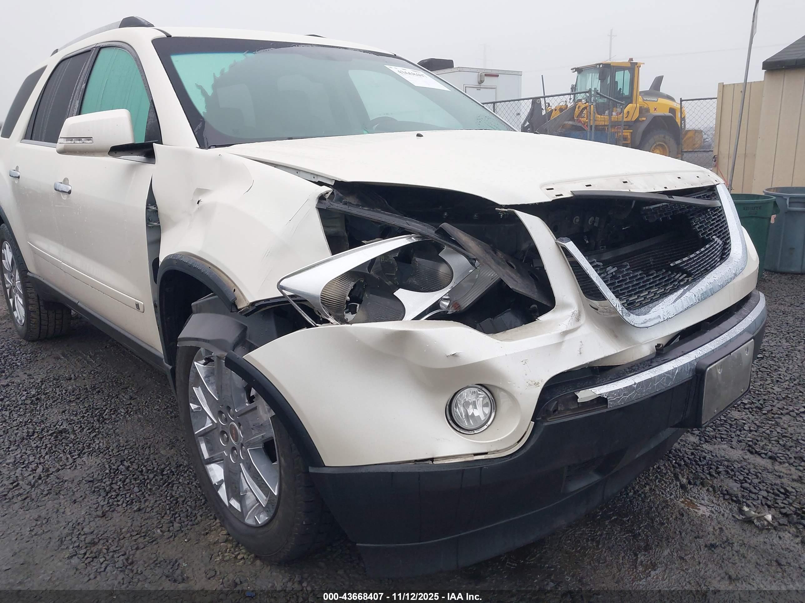 GMC ACADIA image 6