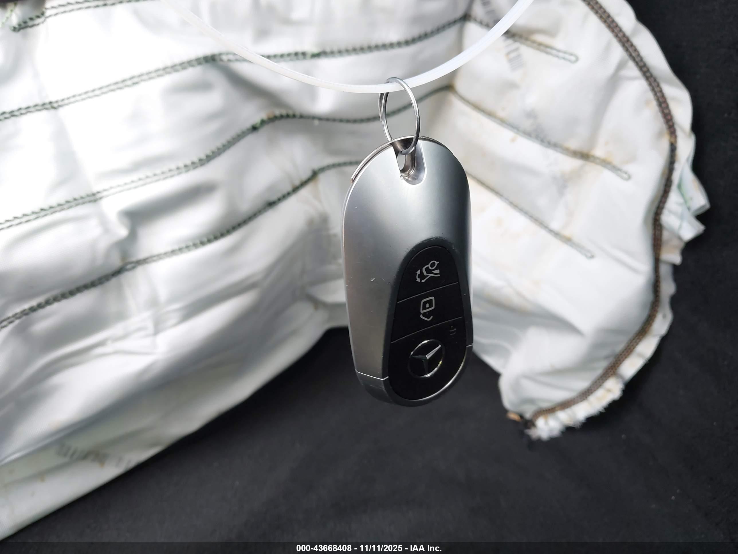 MERCEDES-BENZ C image 11