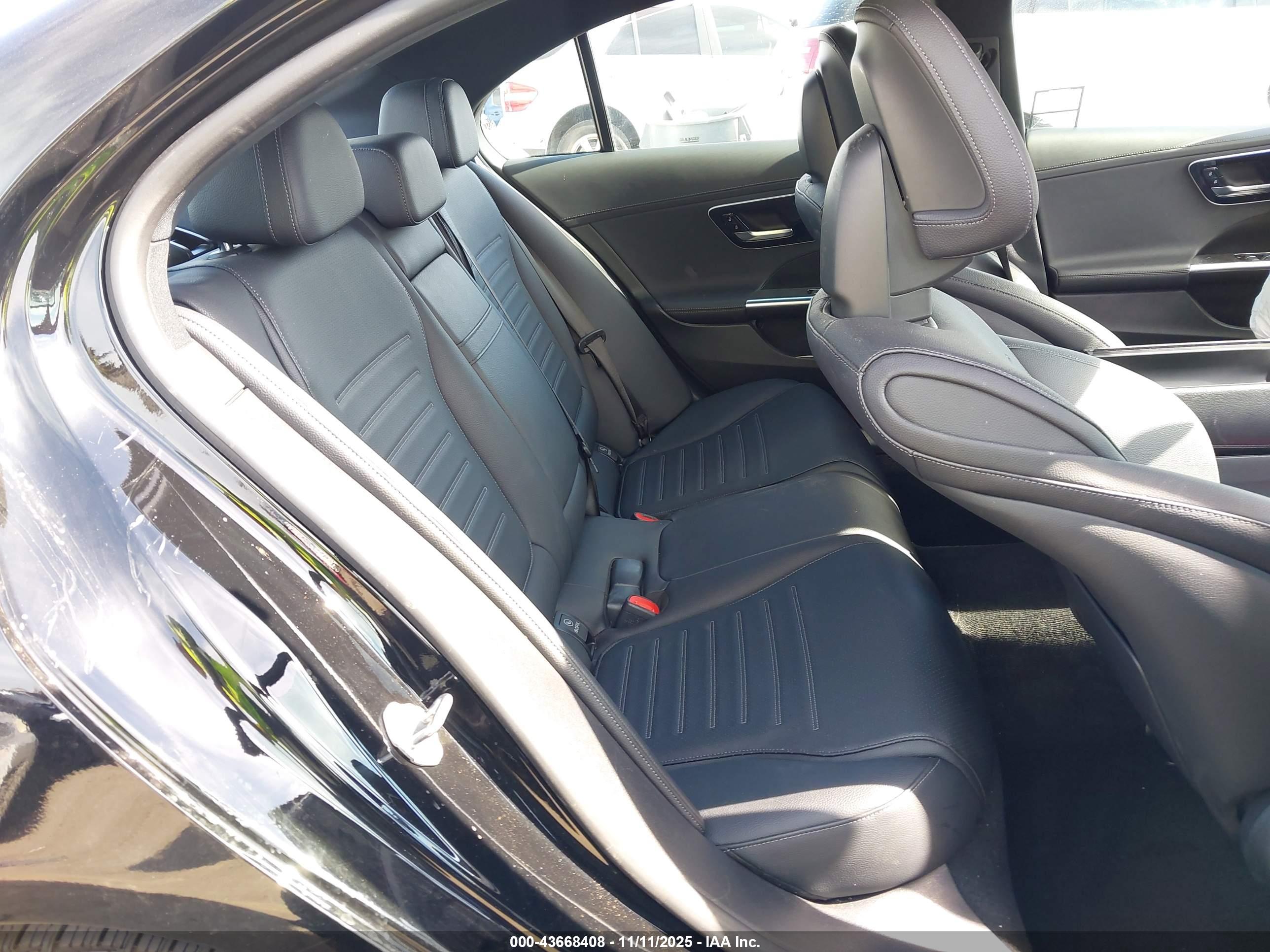 MERCEDES-BENZ C image 8