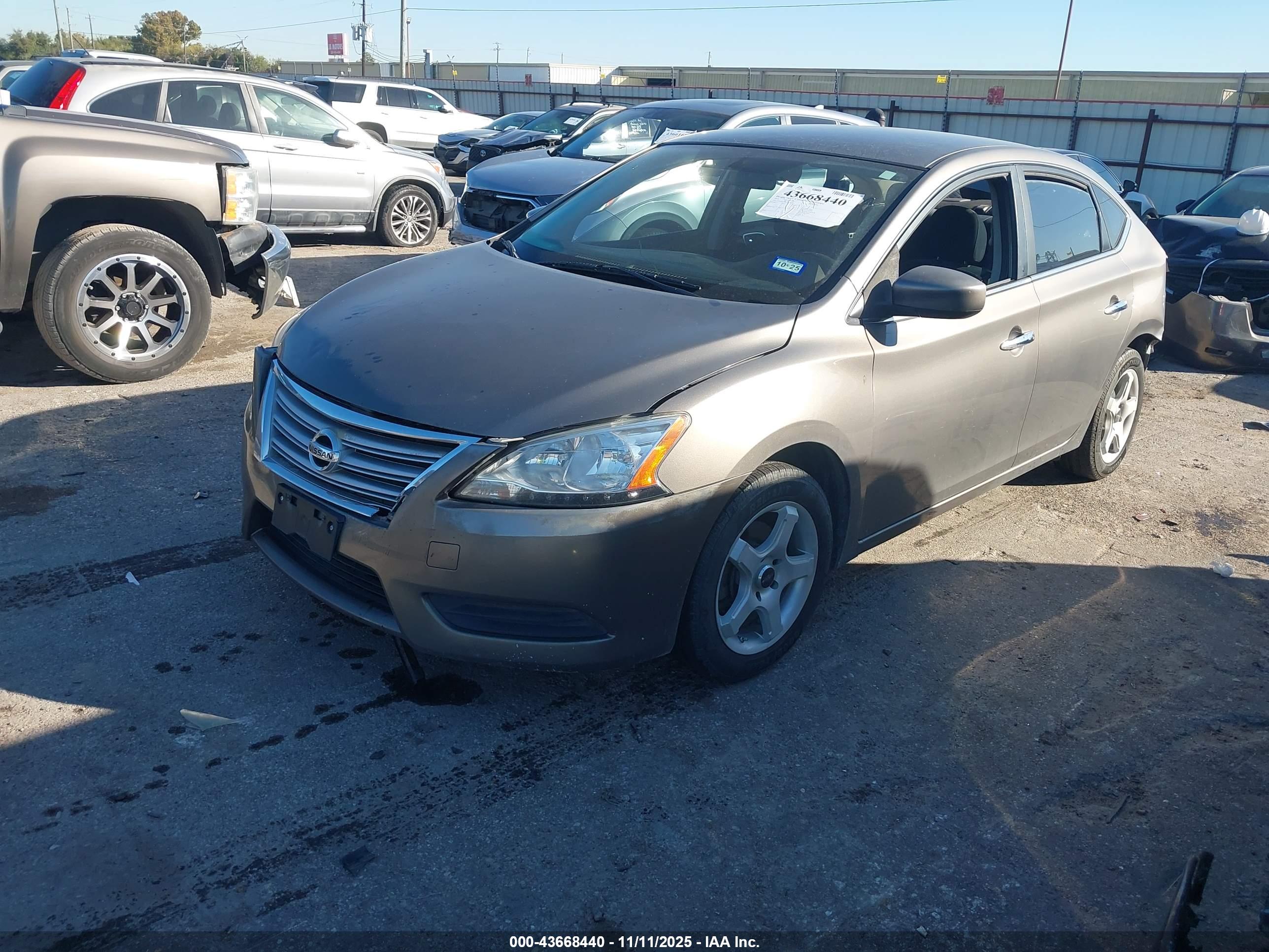 NISSAN SENTRA image 2
