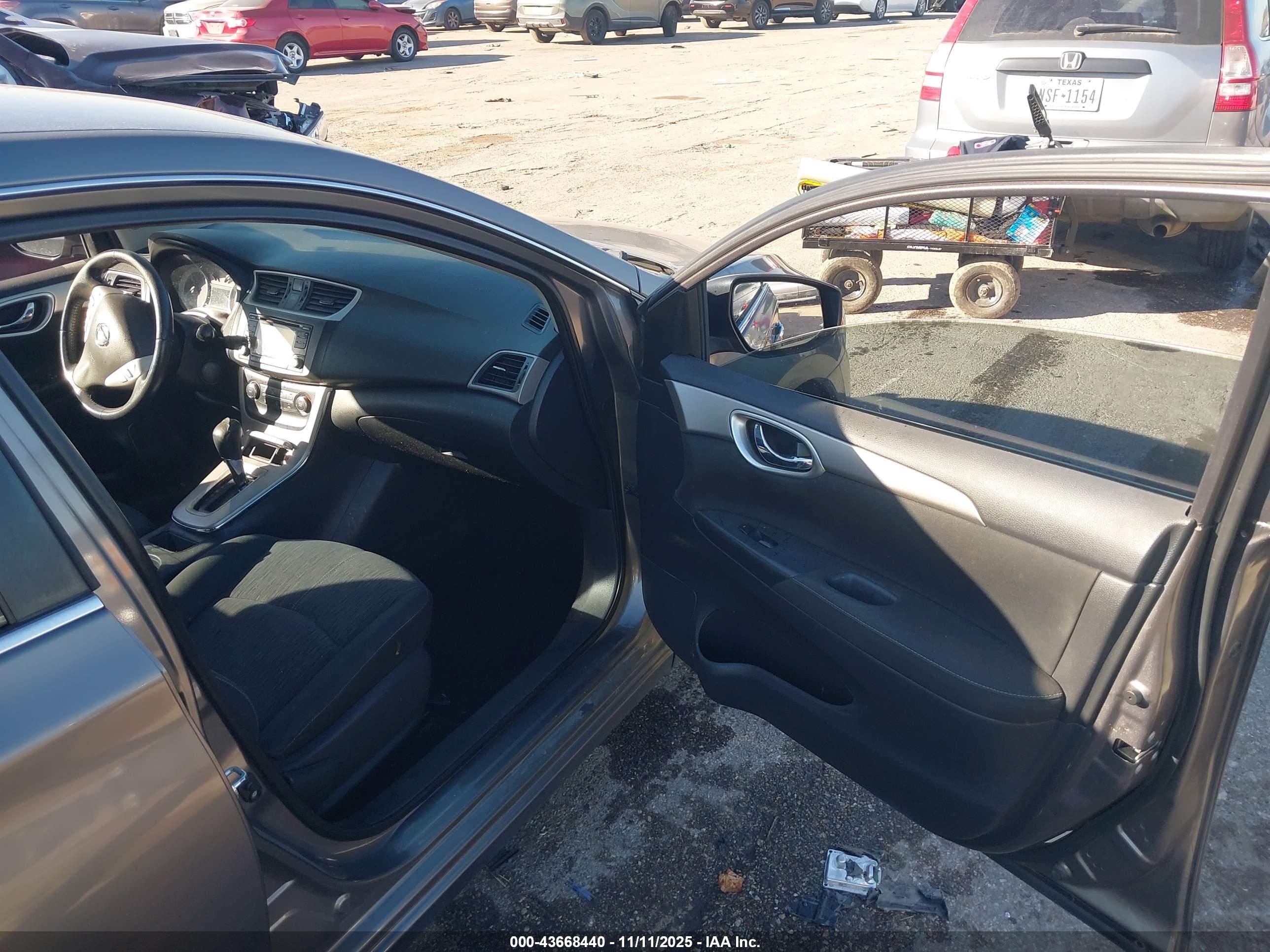 NISSAN SENTRA image 5