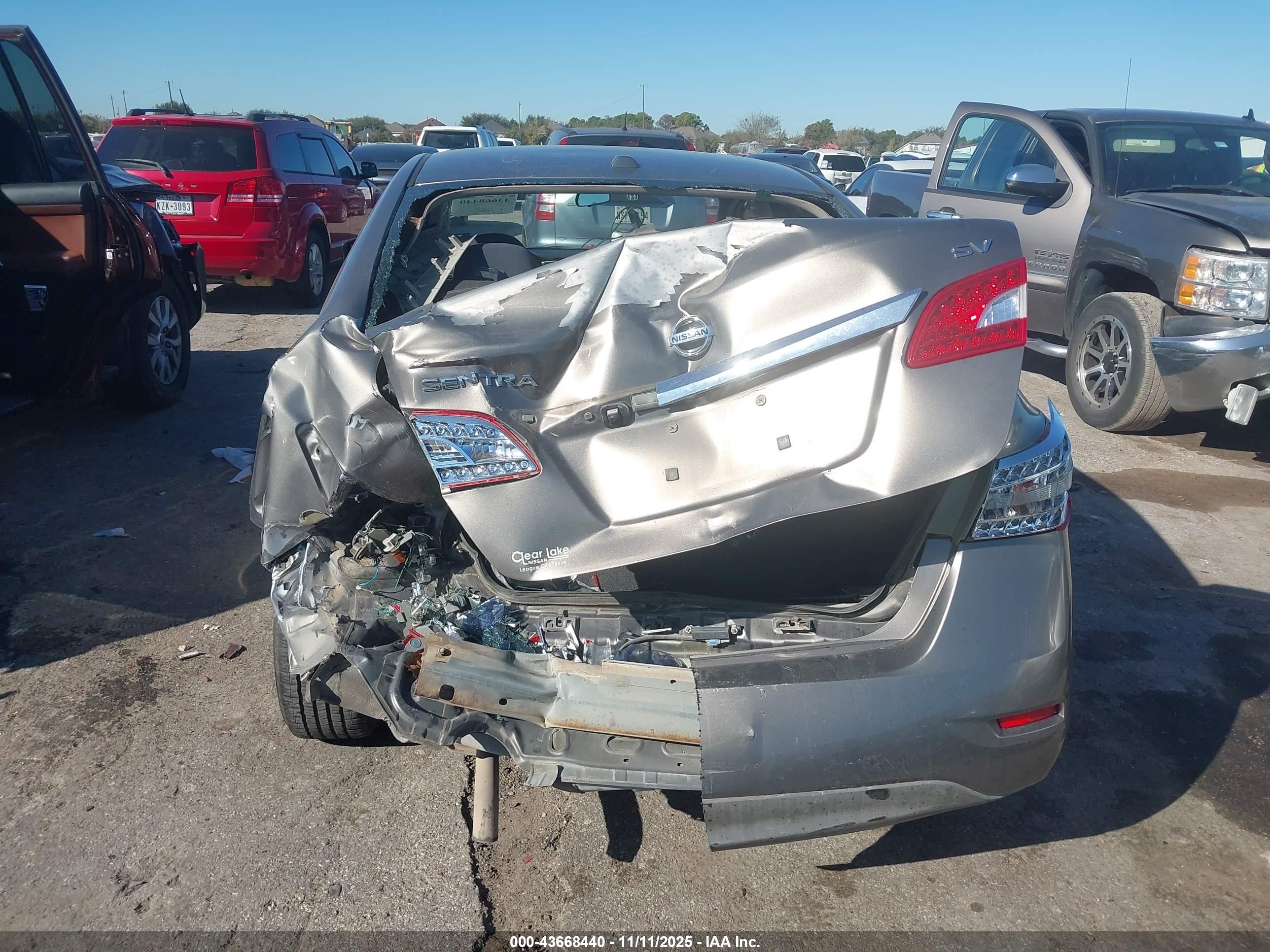 NISSAN SENTRA image 6