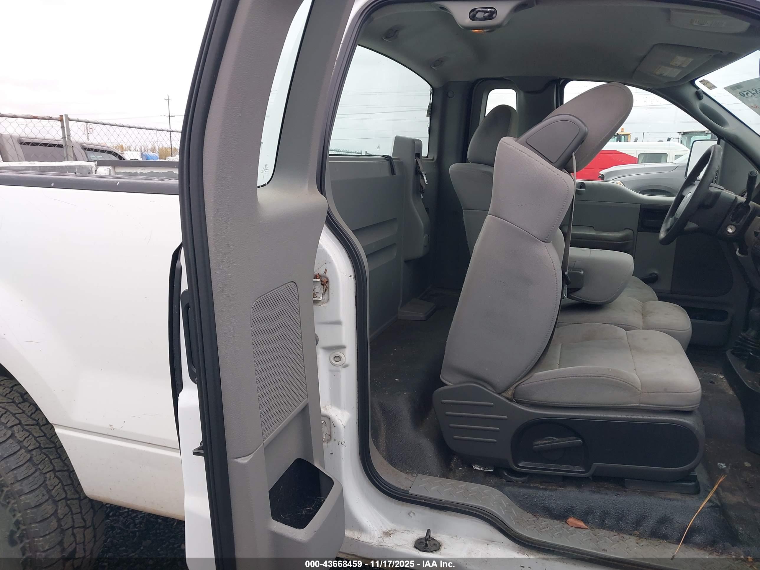 FORD F-150 image 8