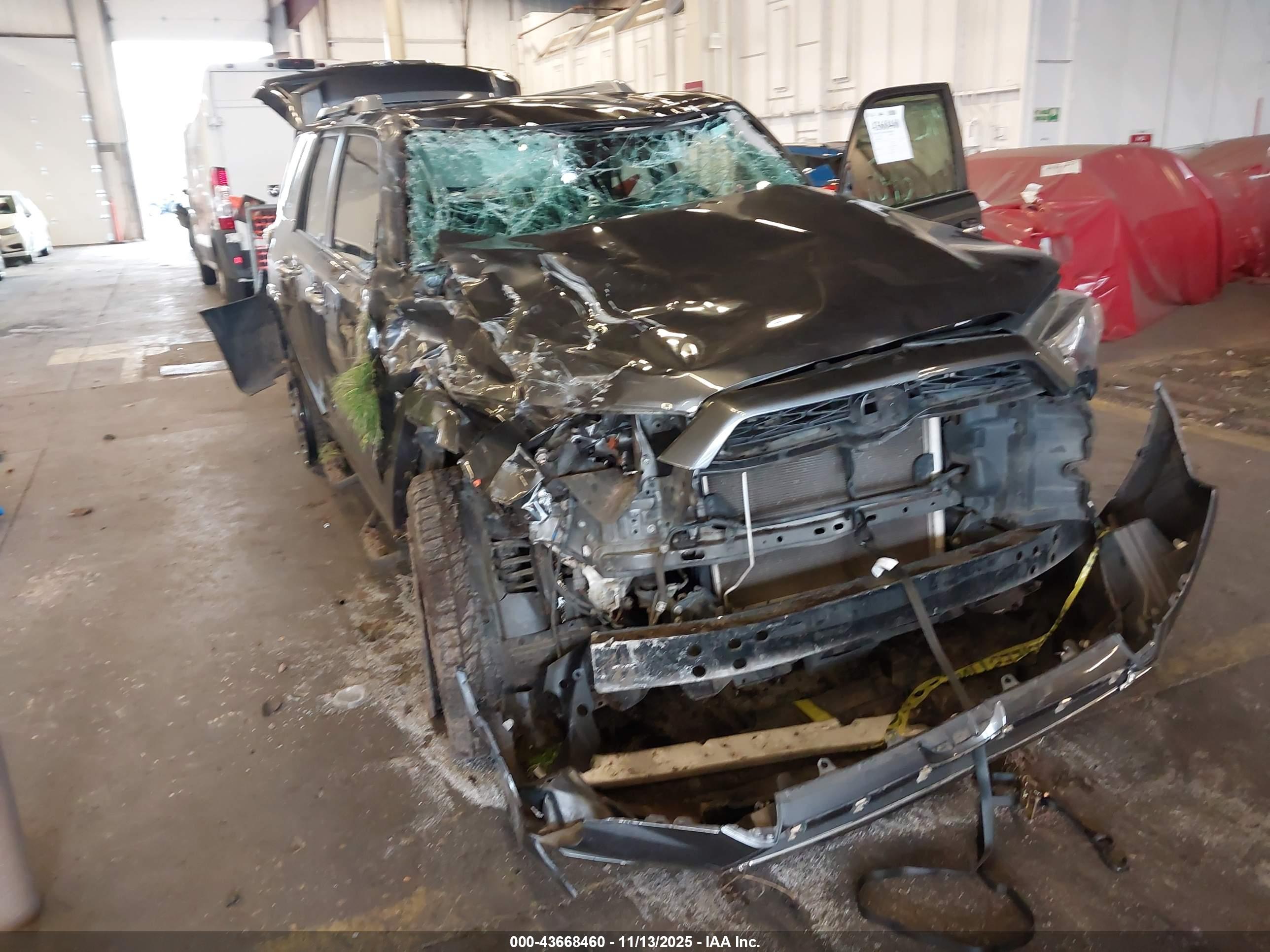 TOYOTA 4RUNNER image 6