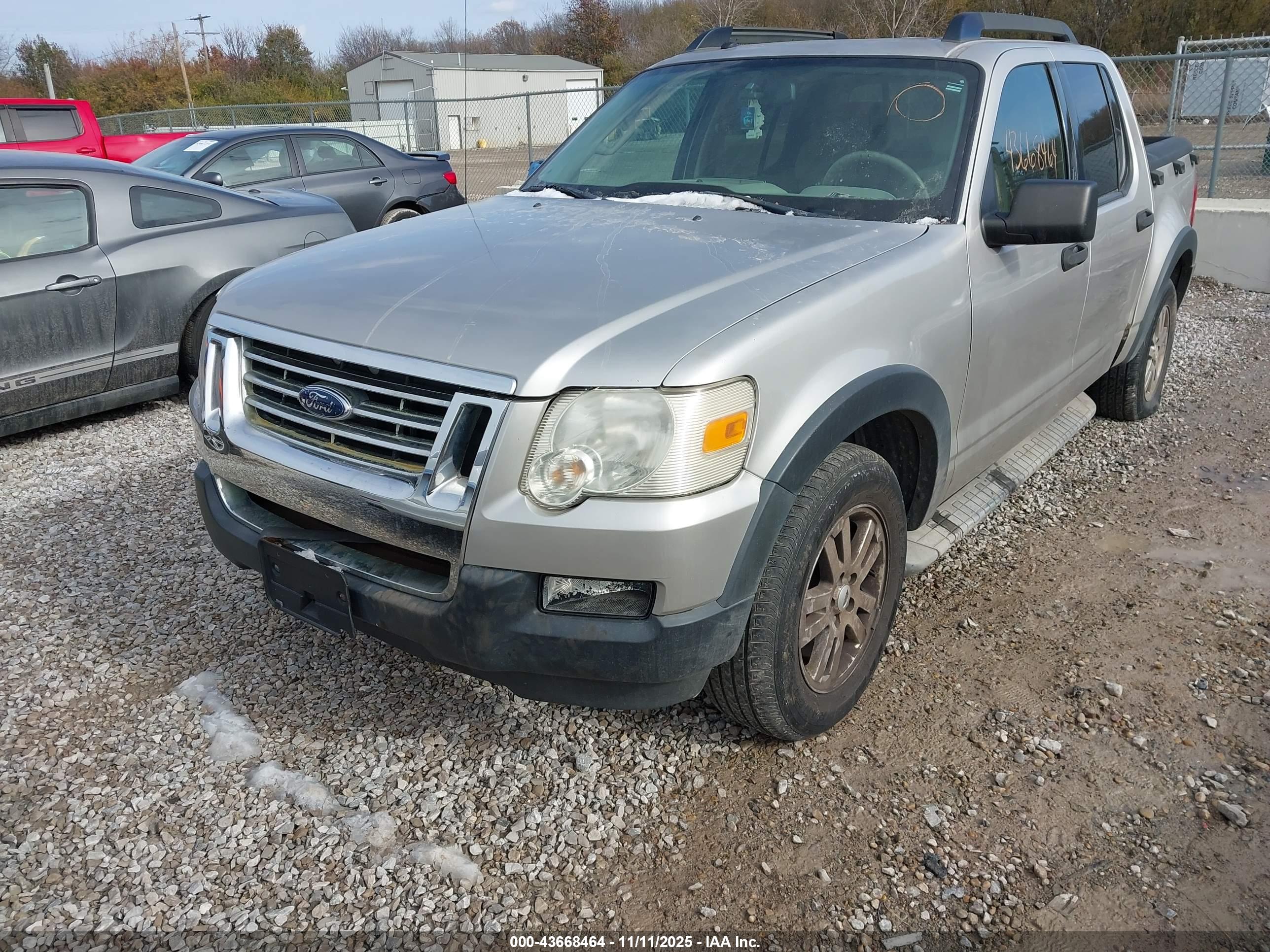FORD EXPLORER image 2