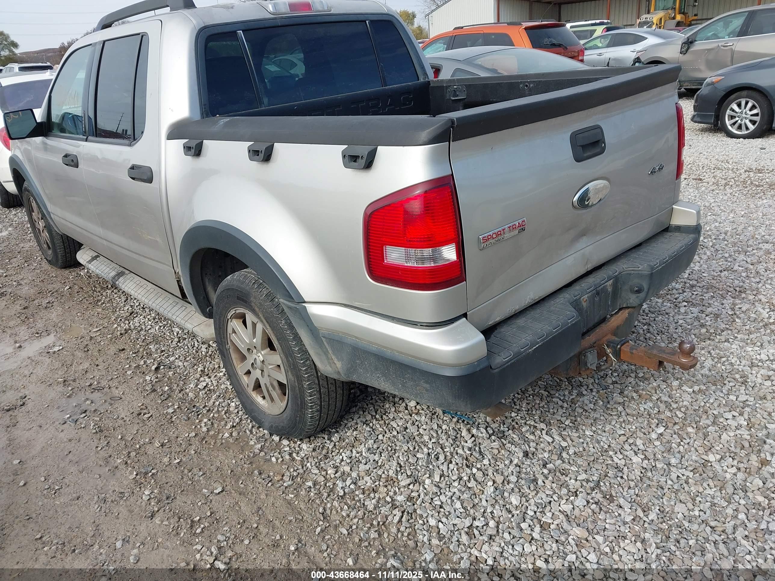 FORD EXPLORER image 3