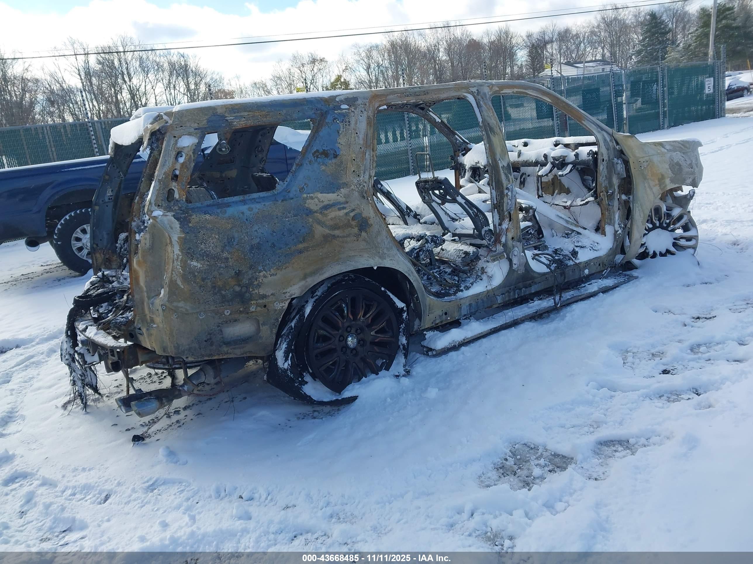 GMC YUKON image 4