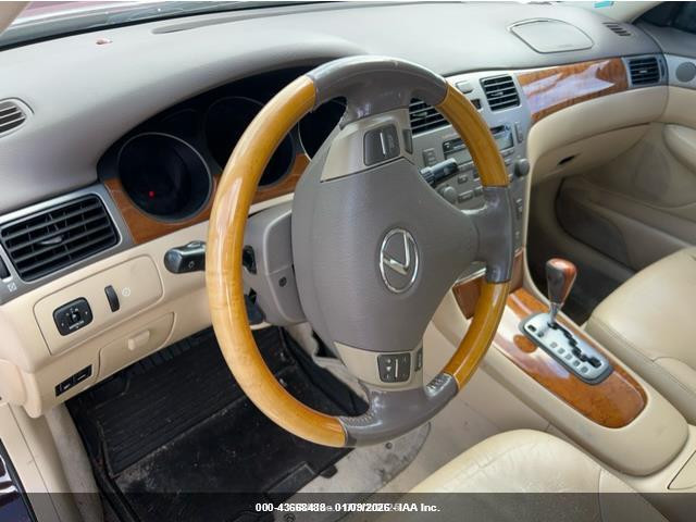 LEXUS ES image 5