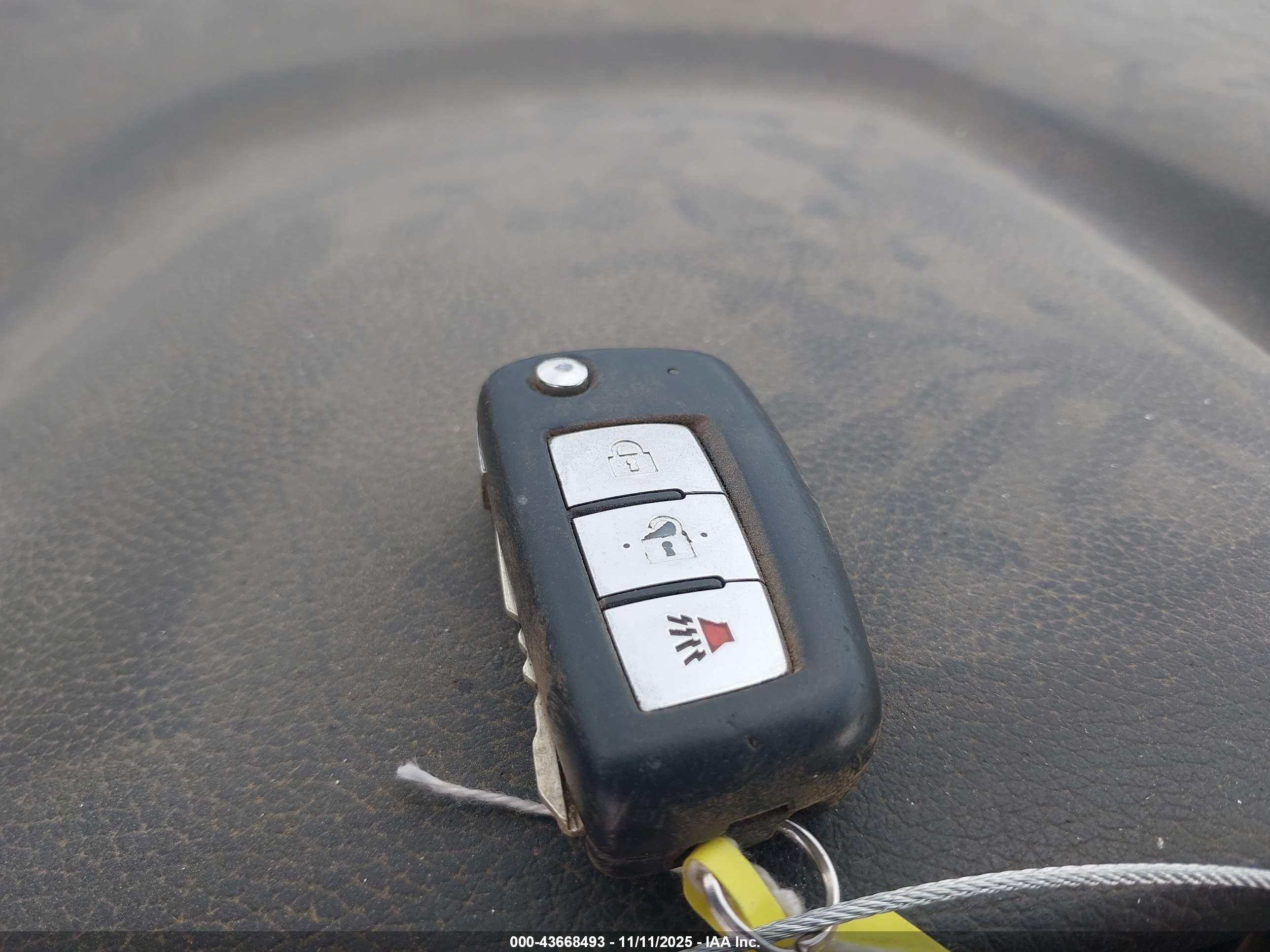 NISSAN ROGUE image 11
