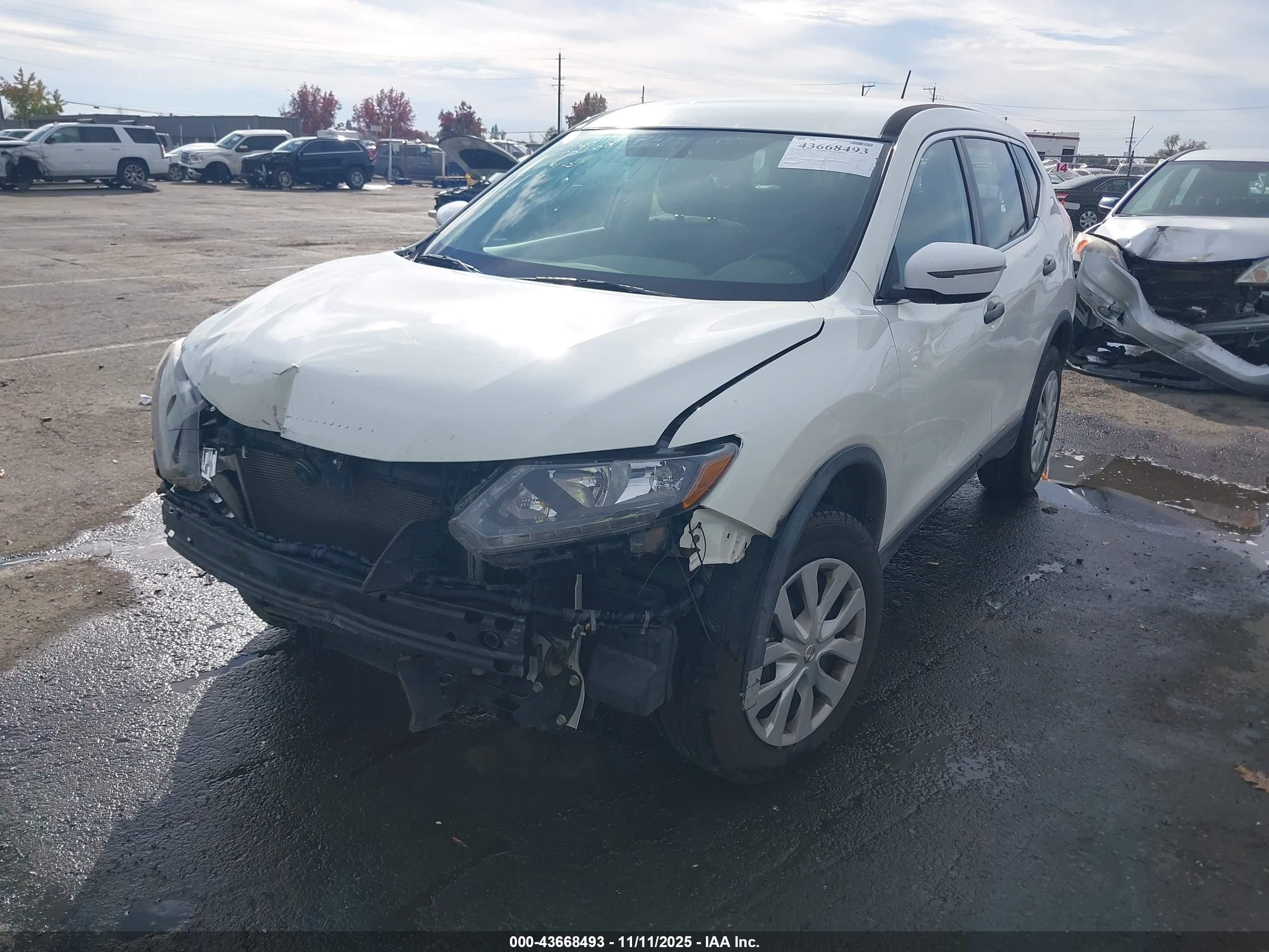 NISSAN ROGUE image 2