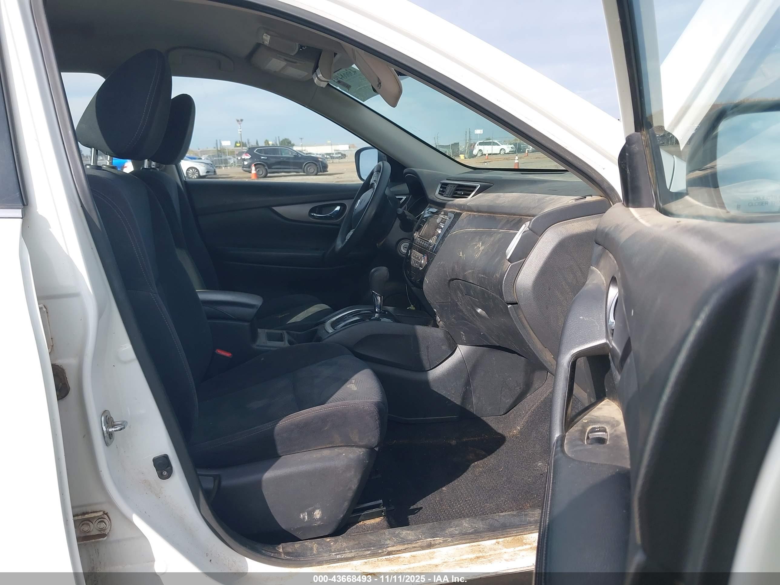 NISSAN ROGUE image 5