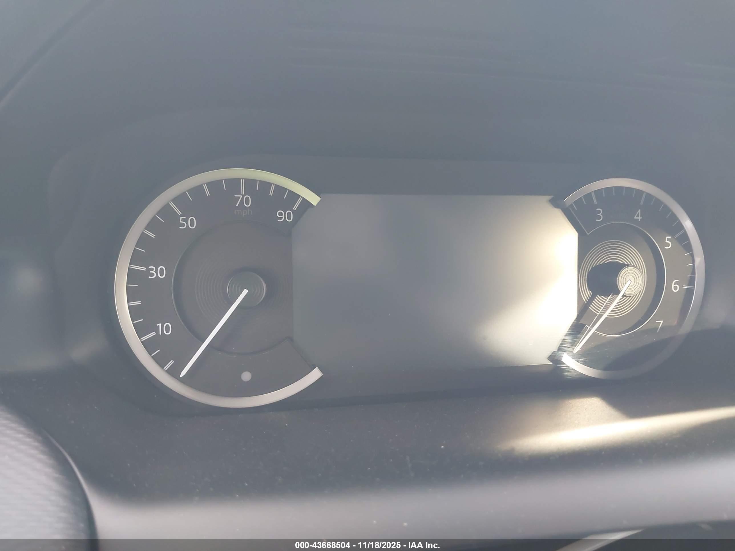 LAND ROVER image 7