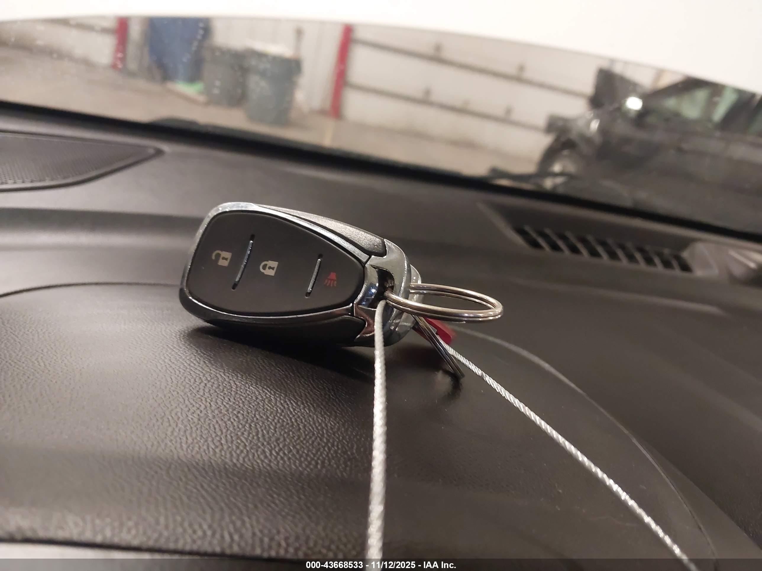 CHEVROLET EQUINOX image 11