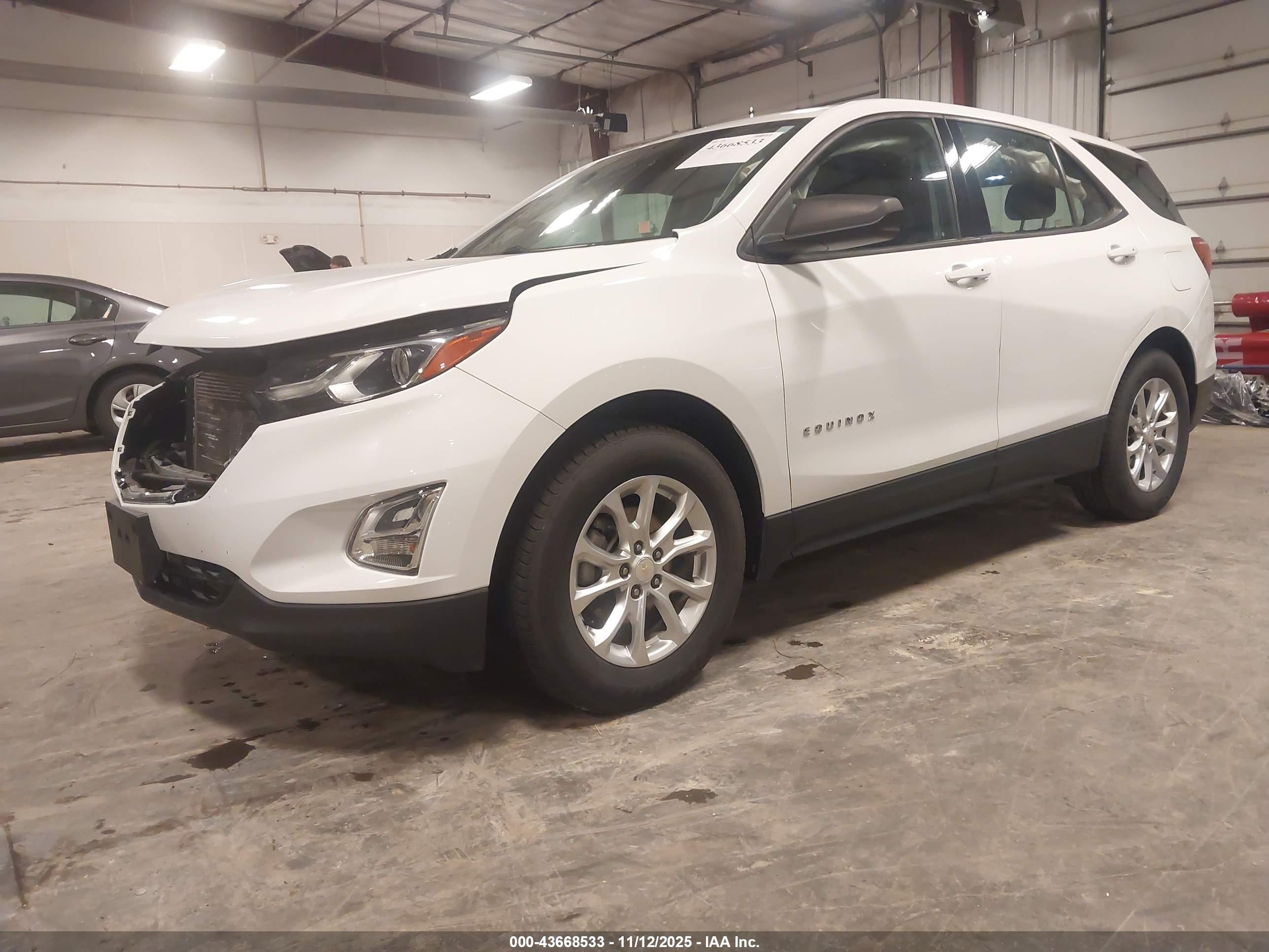 CHEVROLET EQUINOX image 2