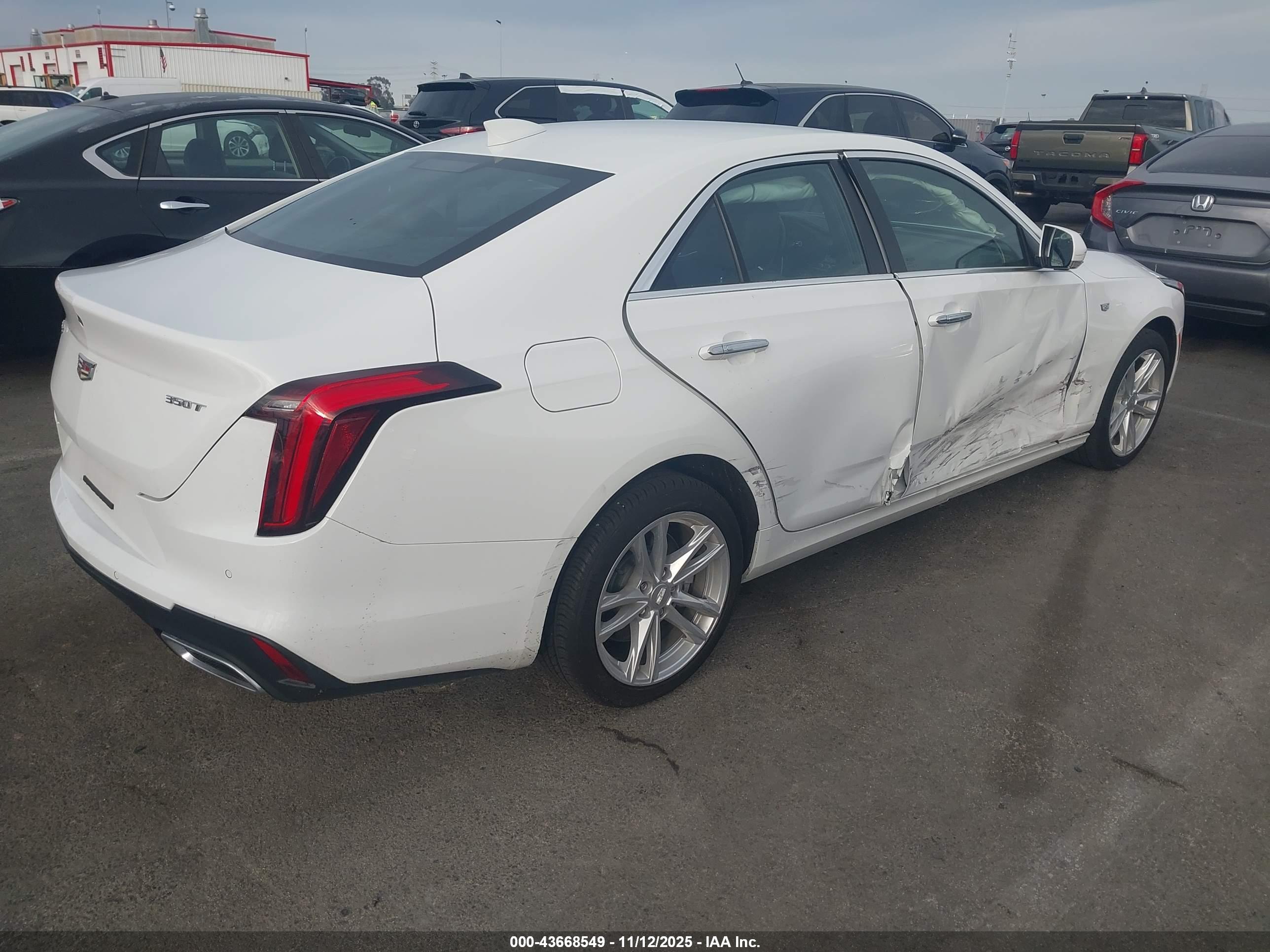 CADILLAC CT4 image 4