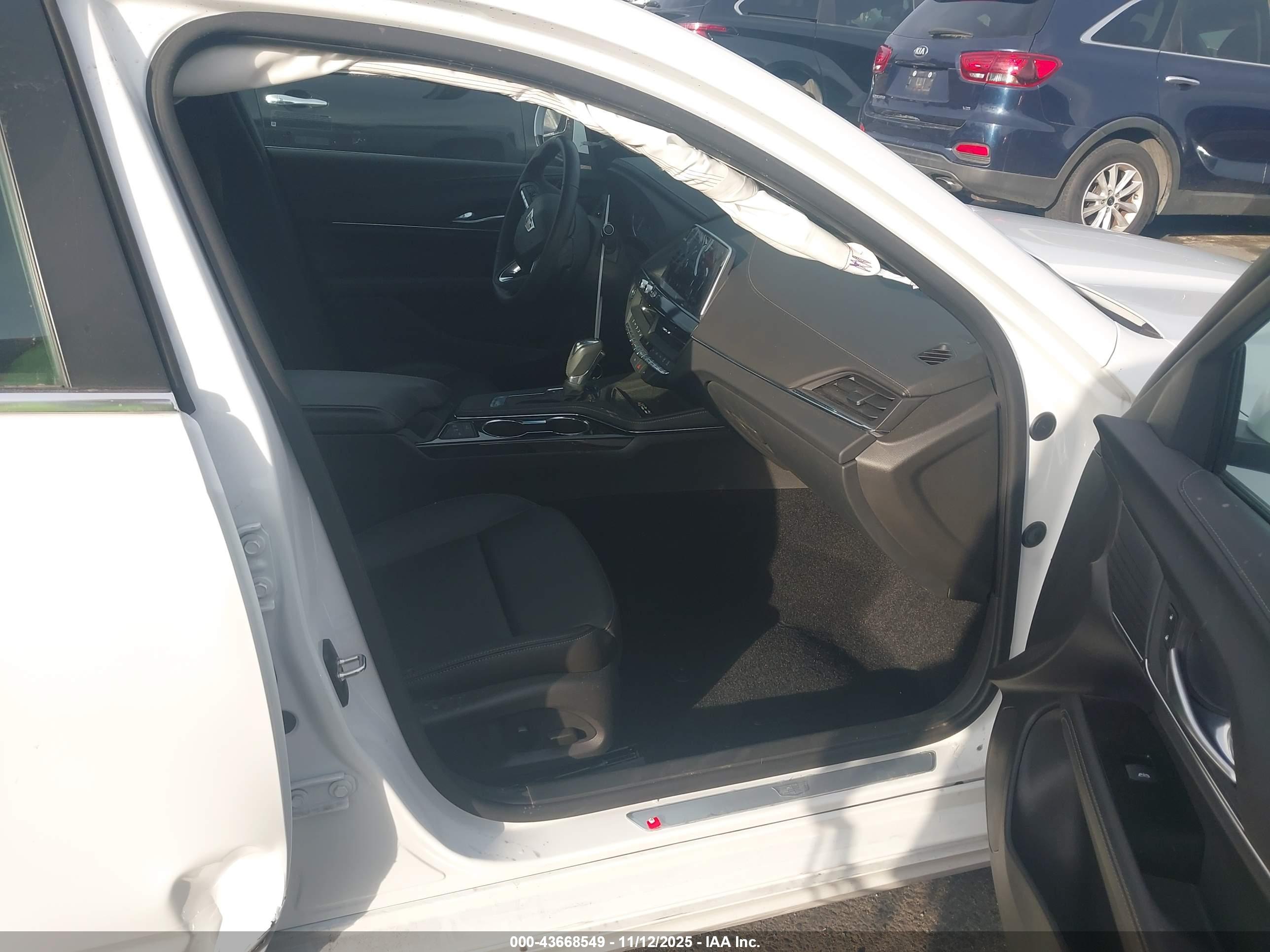 CADILLAC CT4 image 5