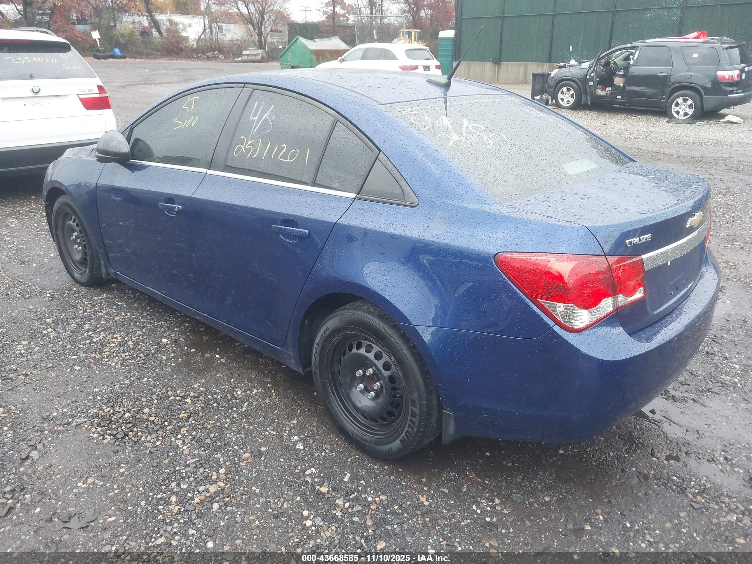 CHEVROLET CRUZE image 3