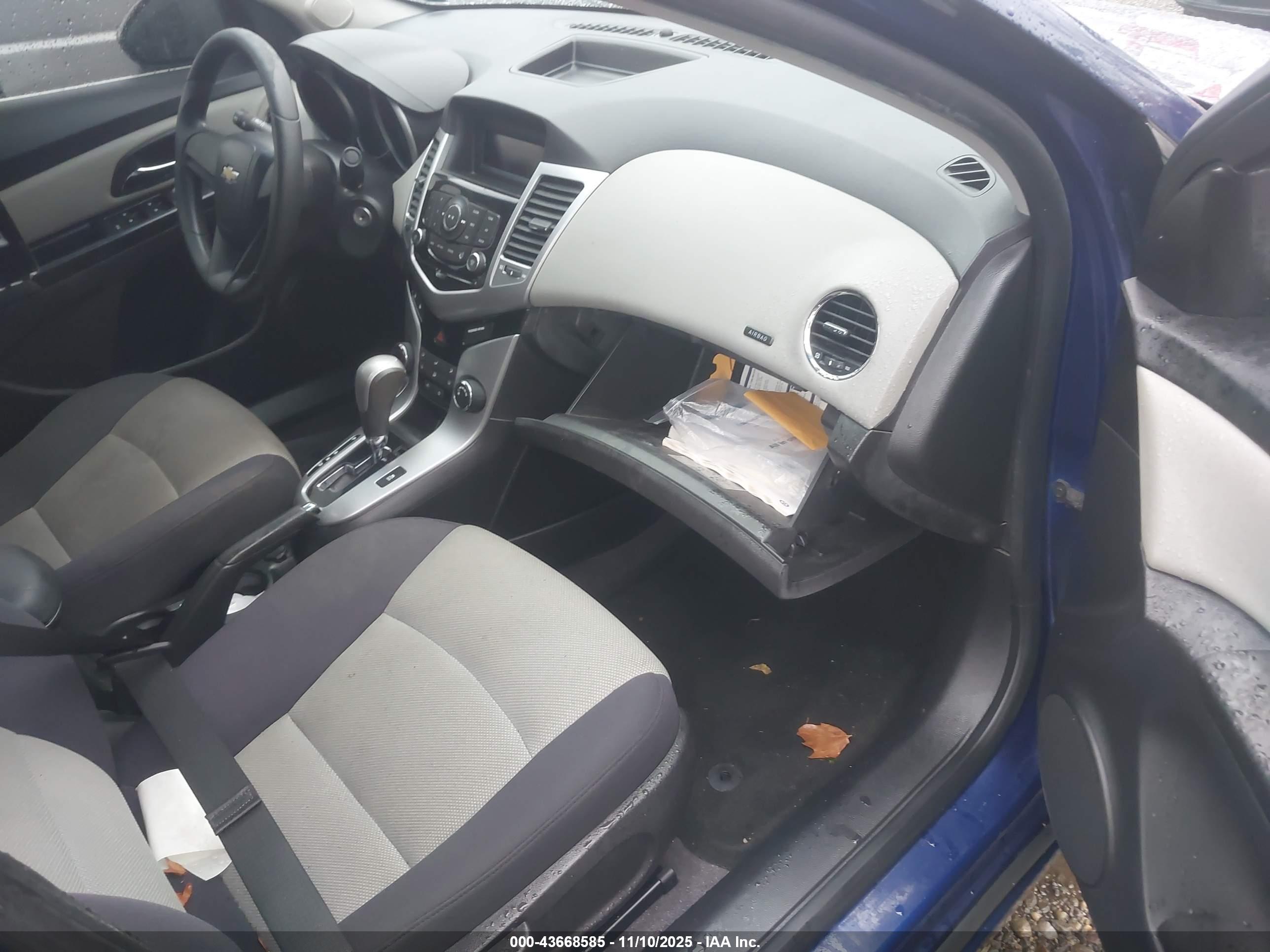 CHEVROLET CRUZE image 5
