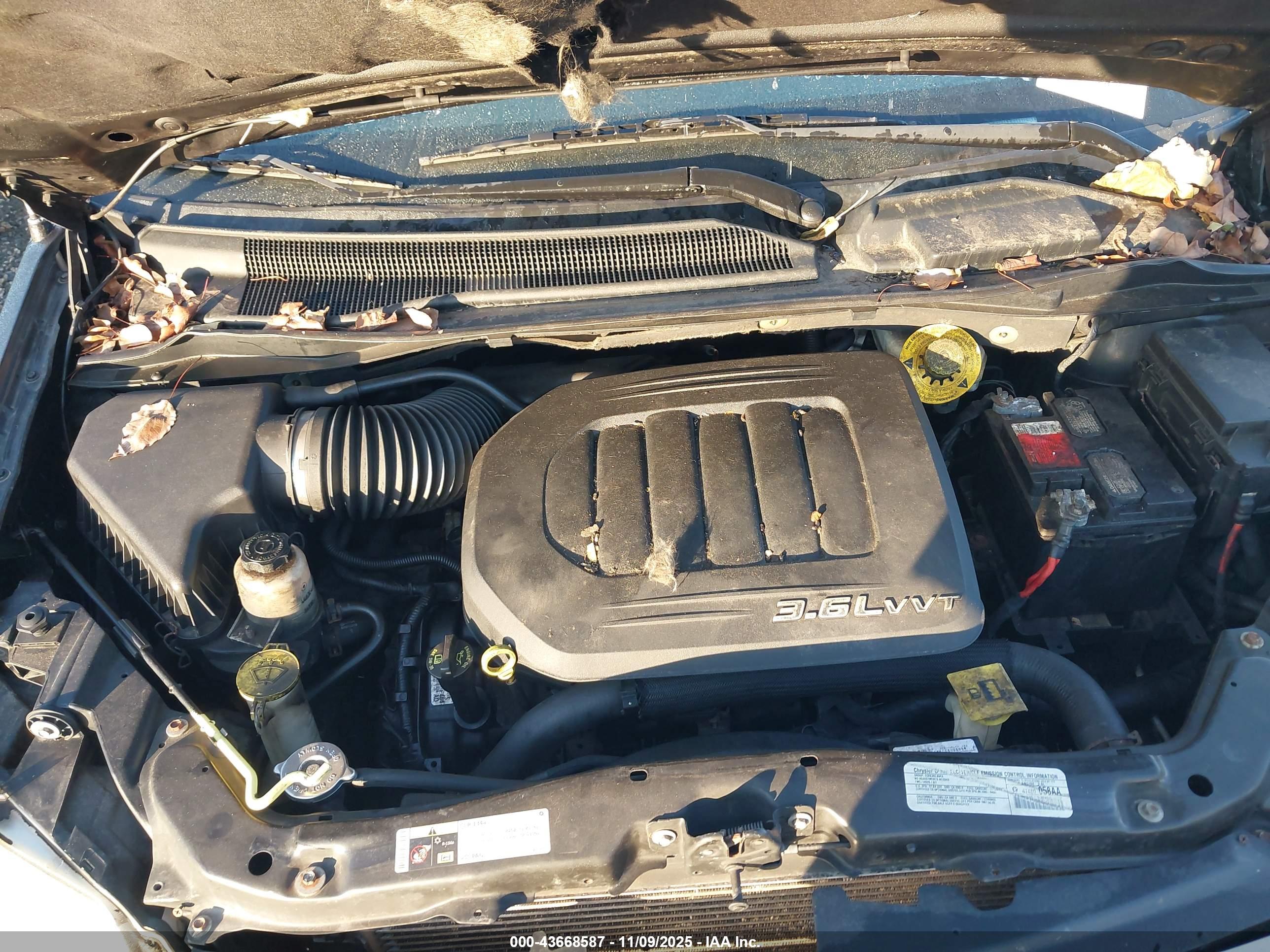 CHRYSLER TOWN image 10