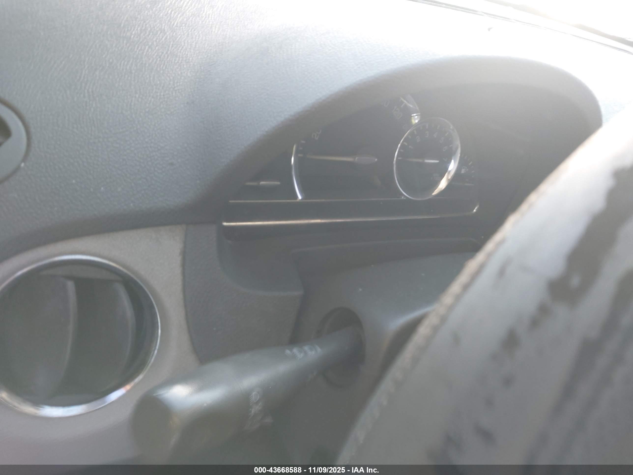 CHEVROLET HHR image 7