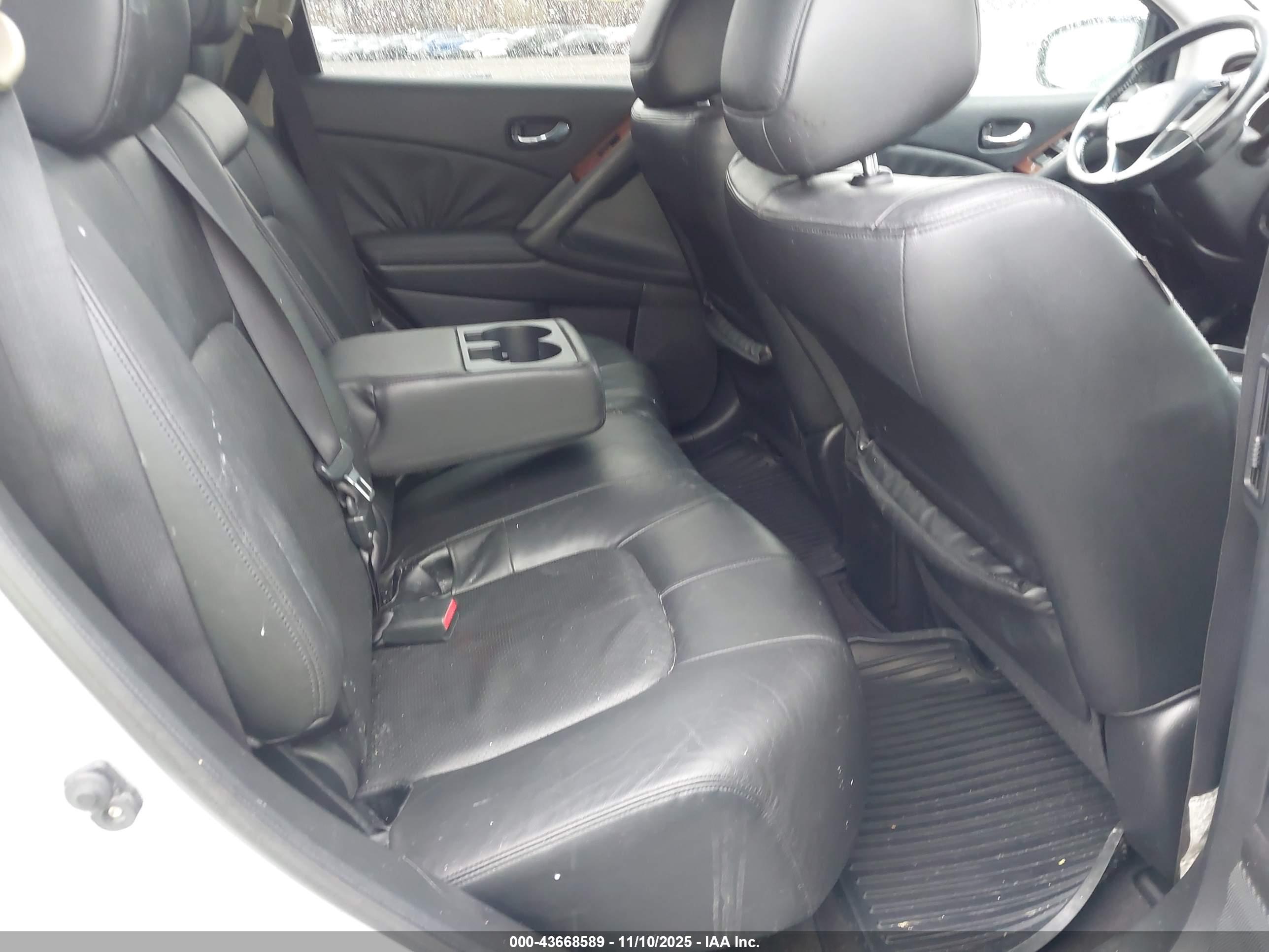 NISSAN MURANO image 8