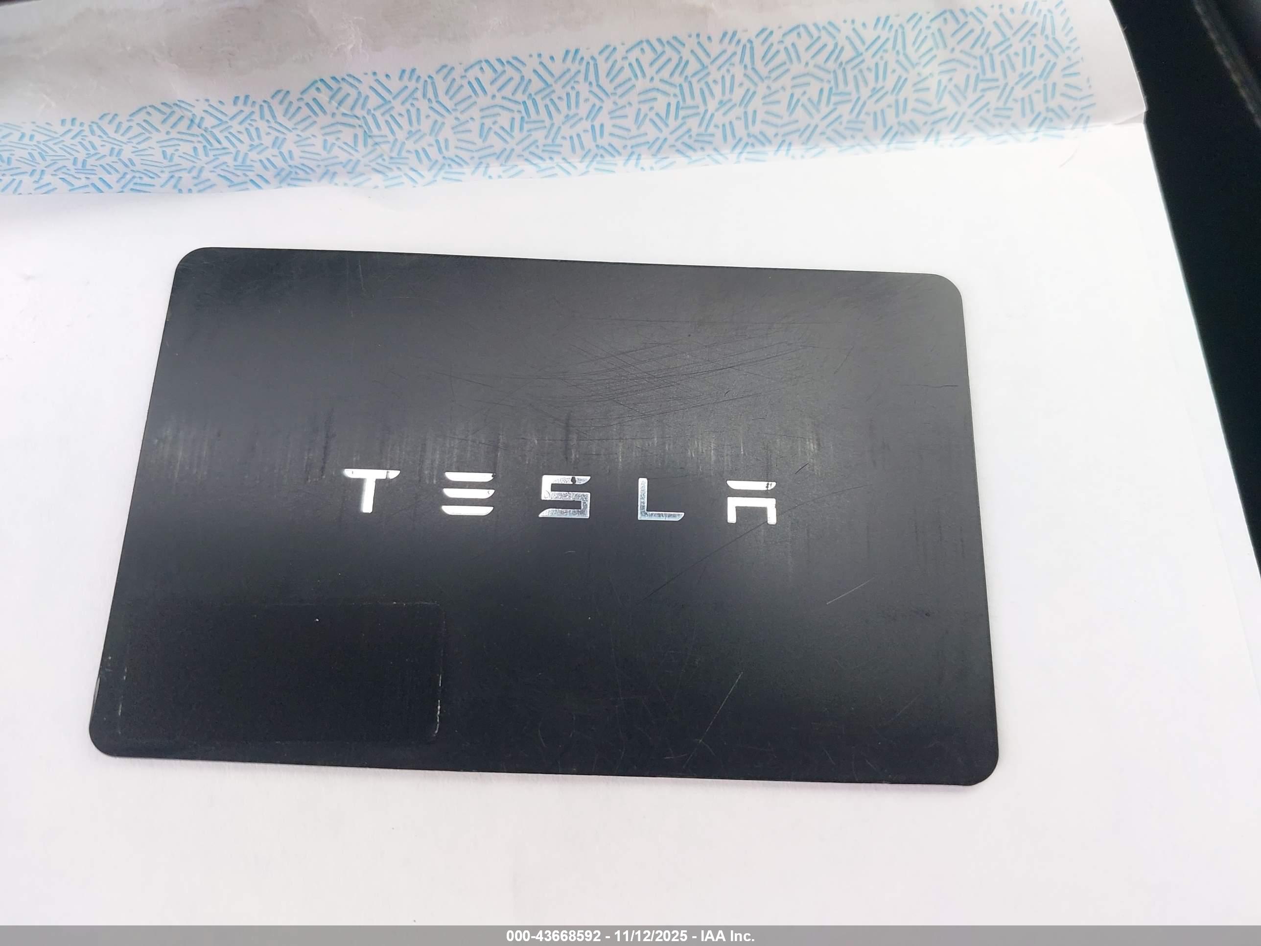 TESLA MODEL image 11