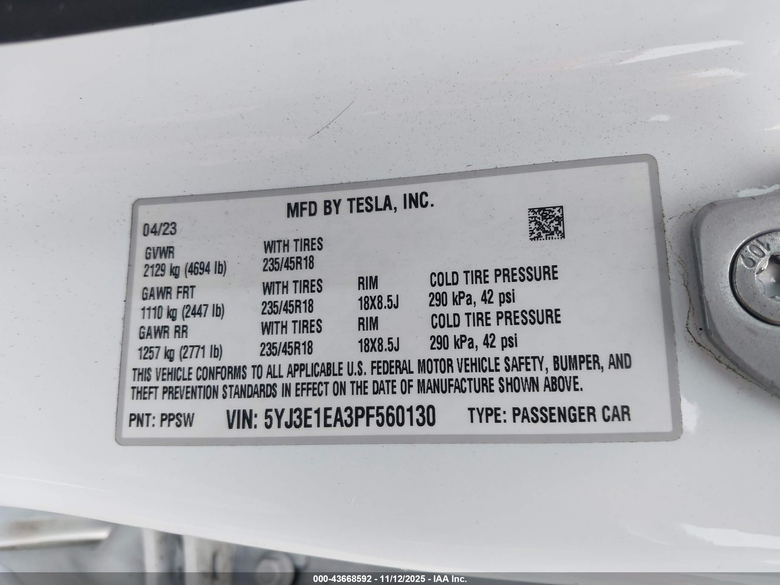 TESLA MODEL image 9