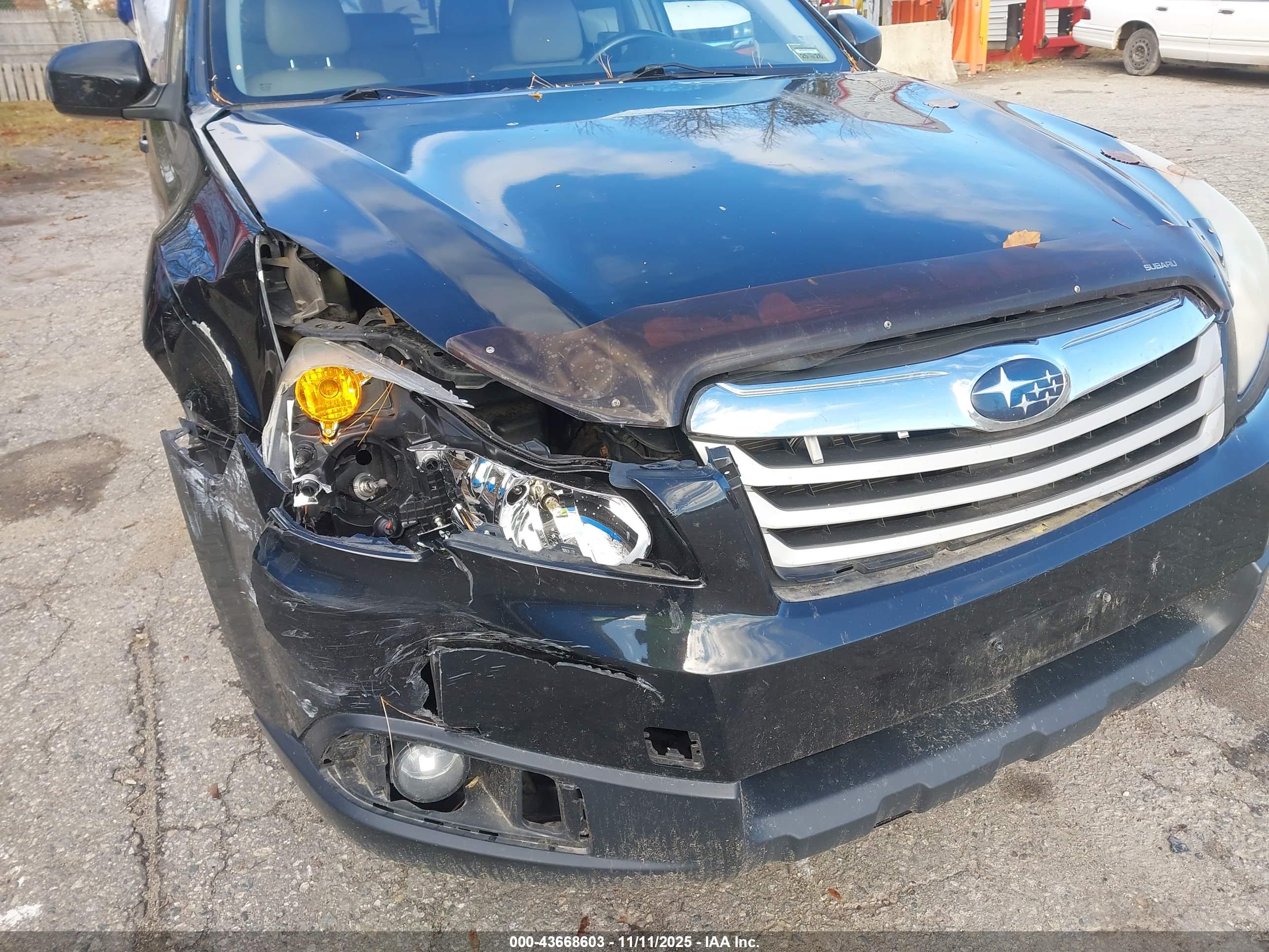 SUBARU OUTBACK image 6