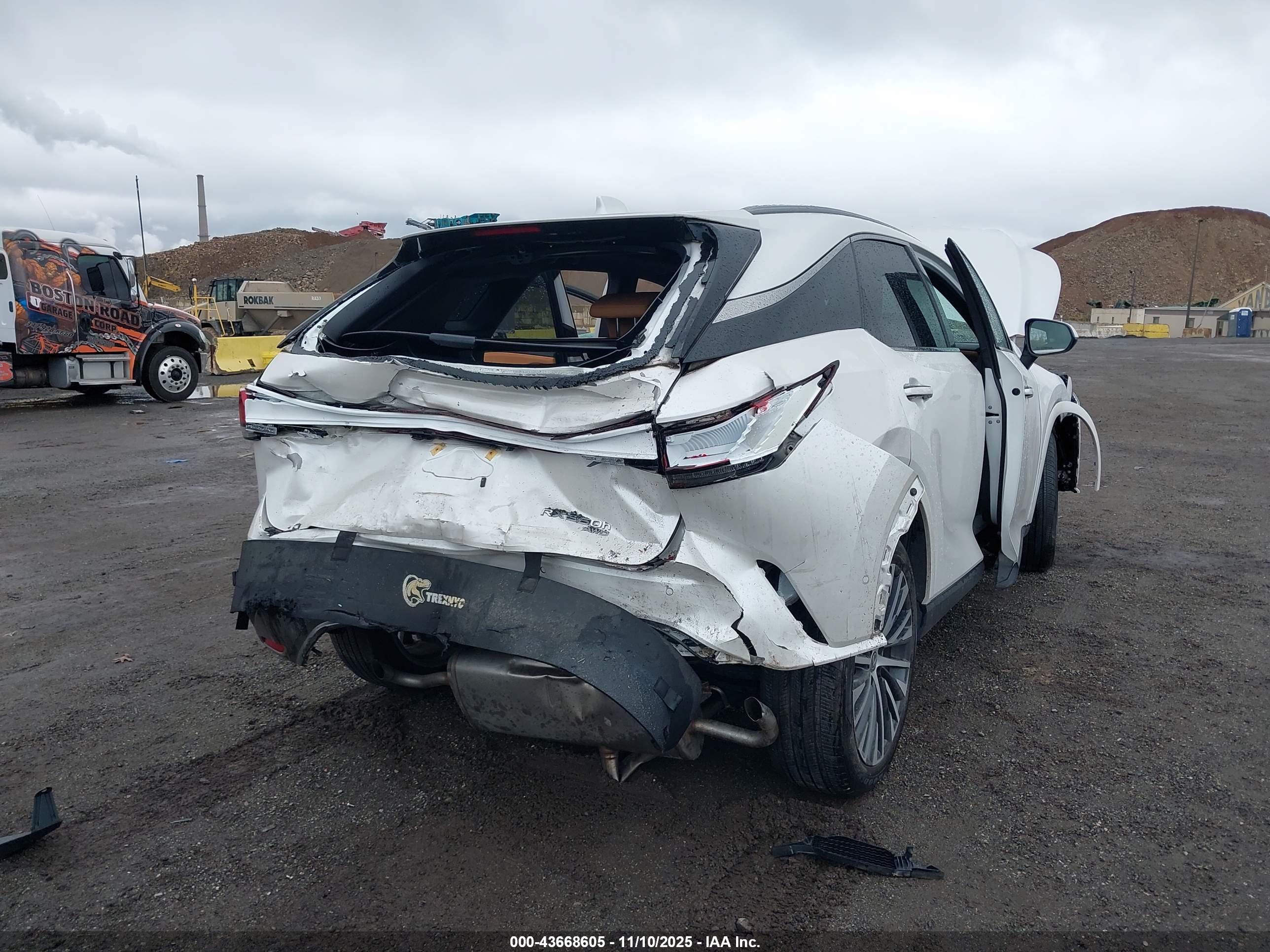 LEXUS RX image 6