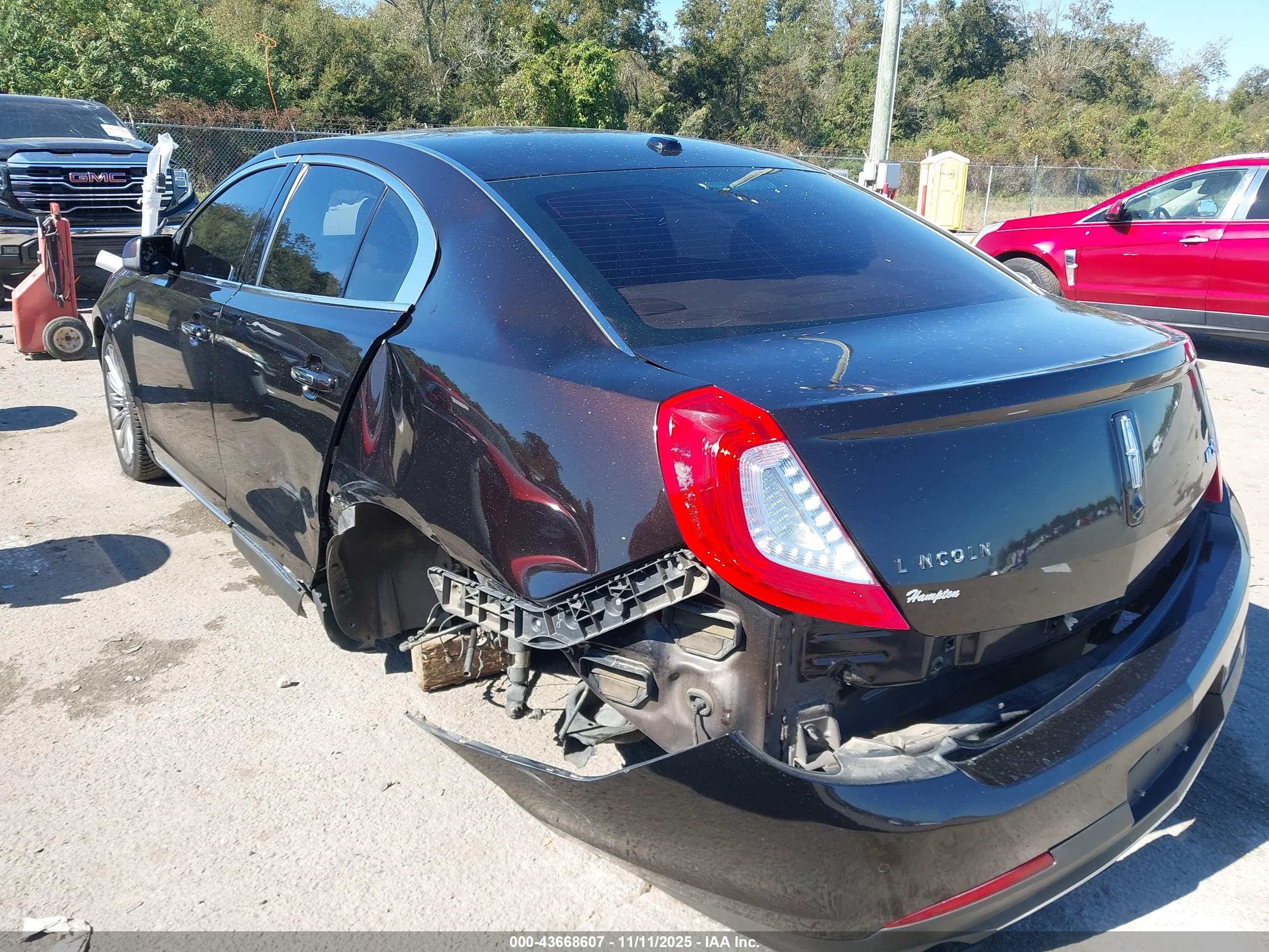 LINCOLN MKS image 3