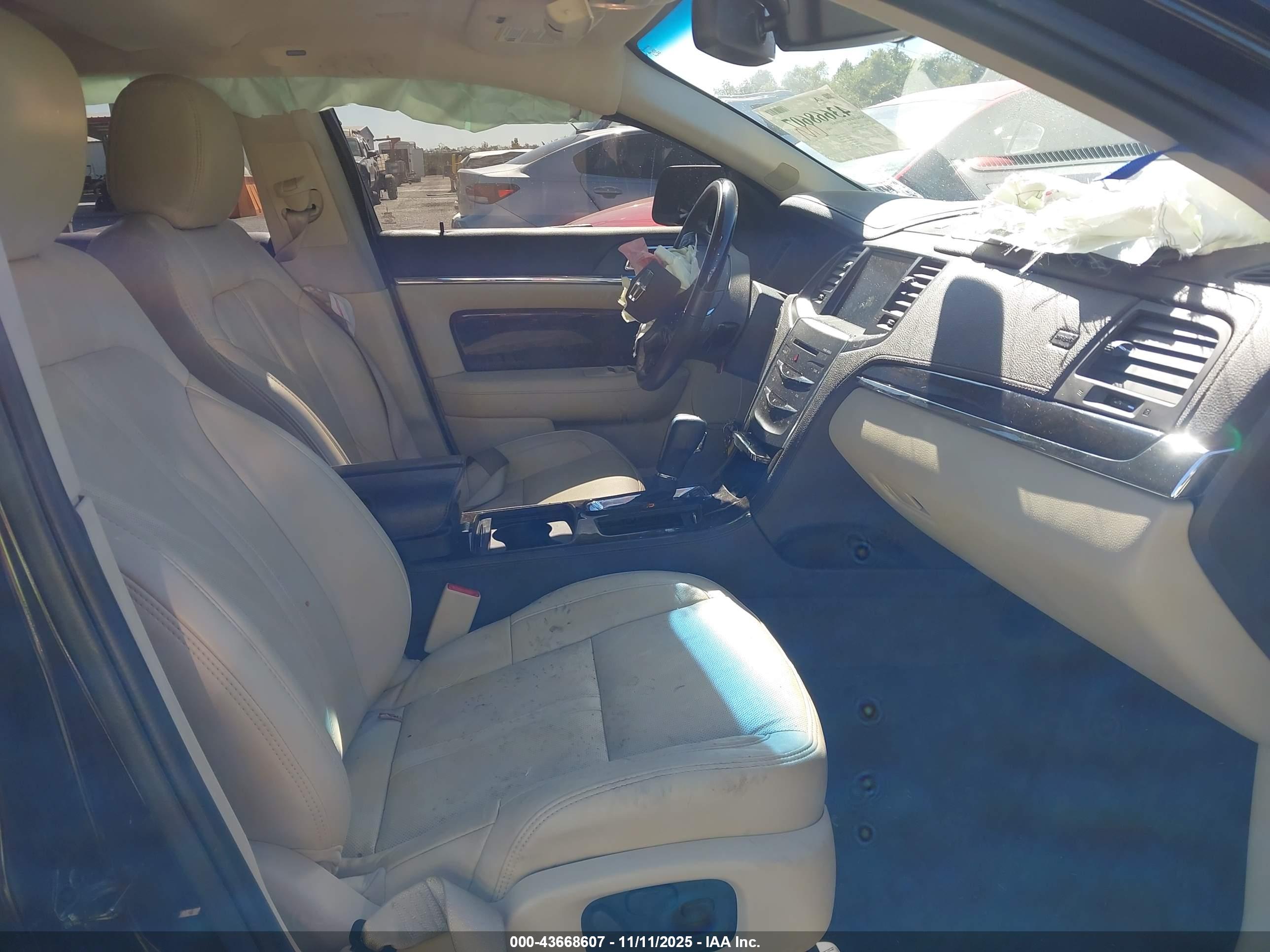 LINCOLN MKS image 5