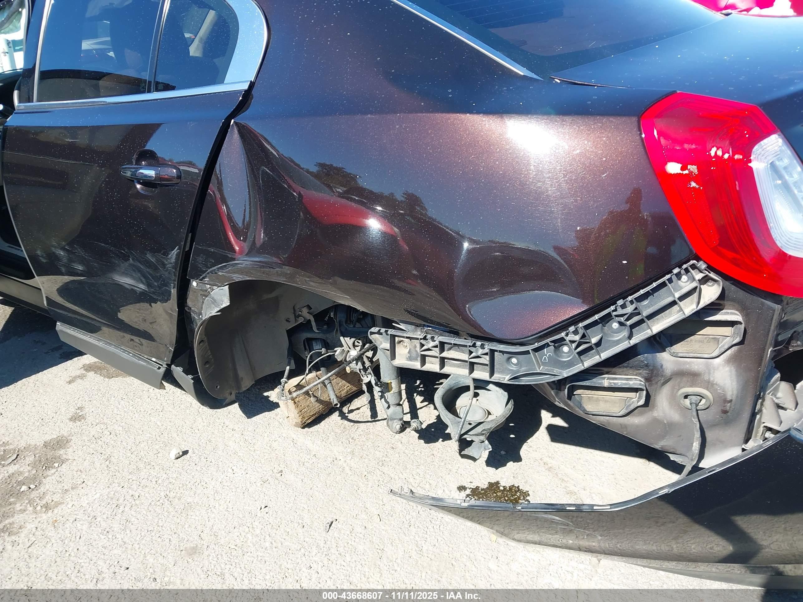 LINCOLN MKS image 6
