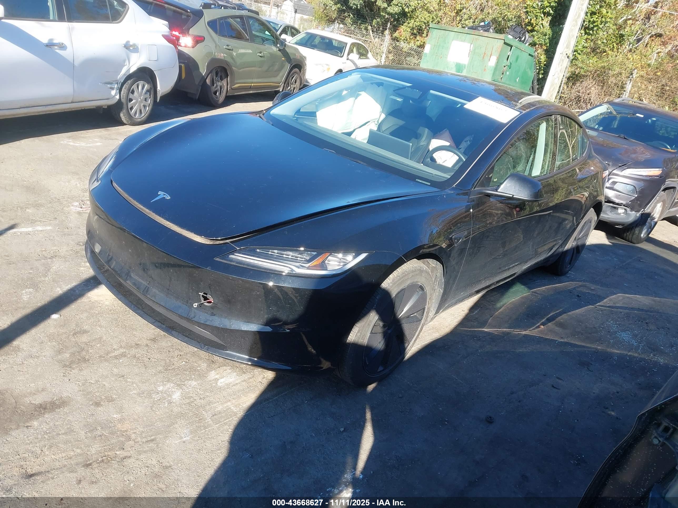 TESLA MODEL image 2