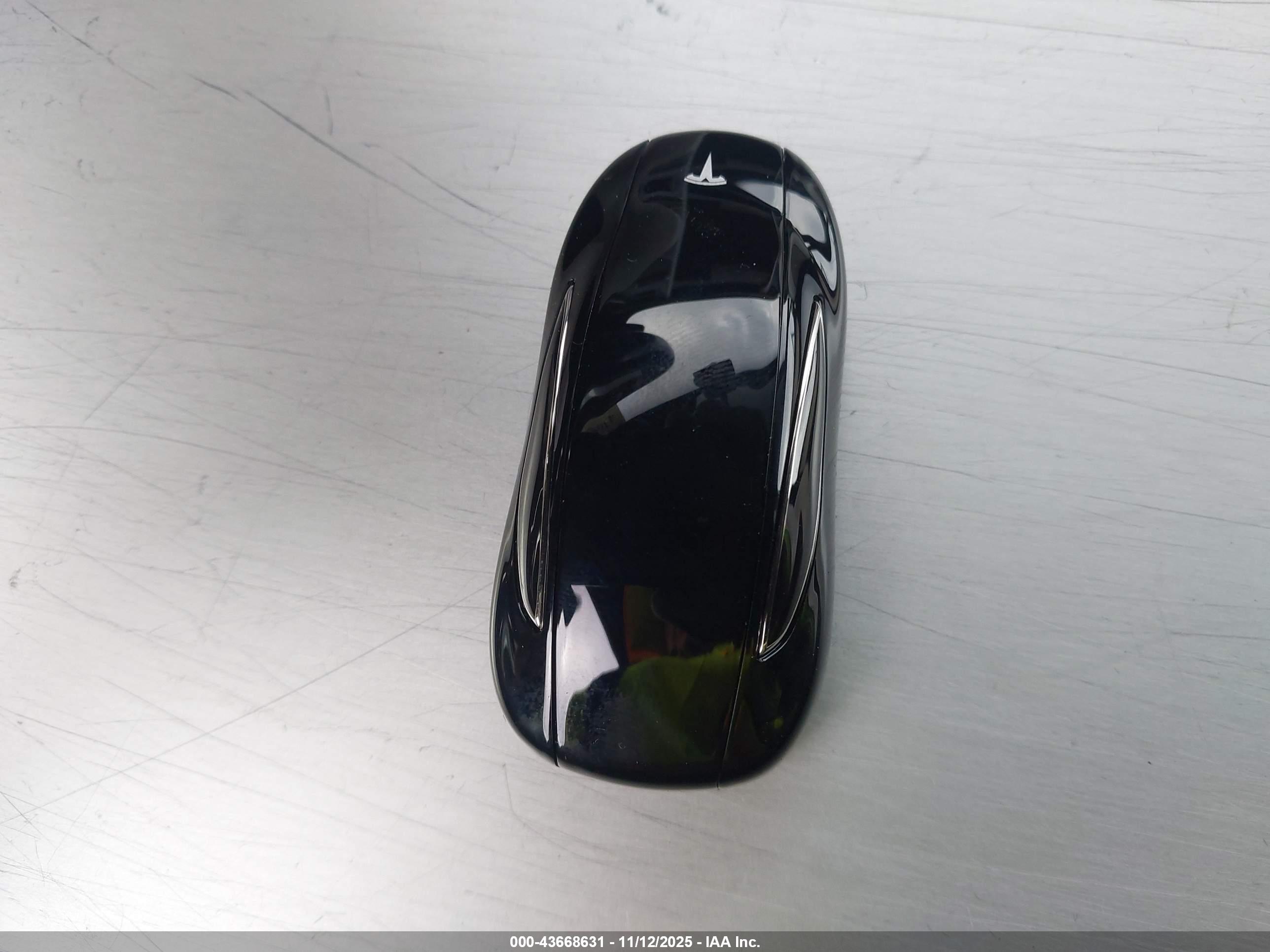 TESLA MODEL image 11
