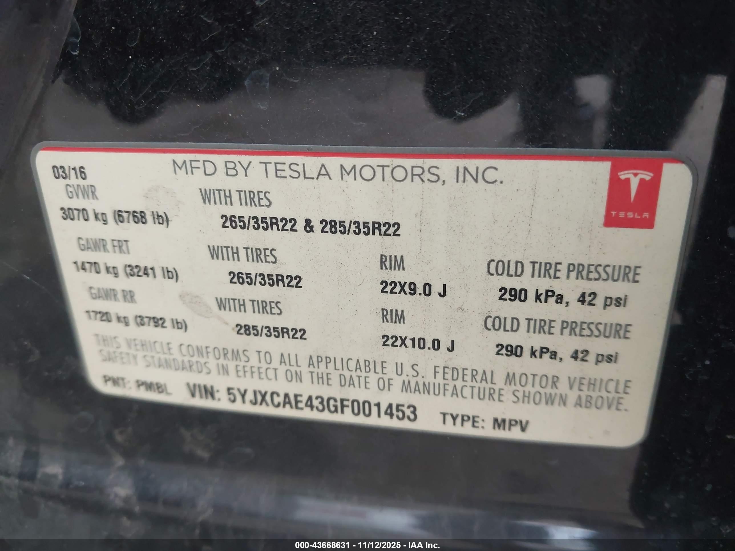TESLA MODEL image 9
