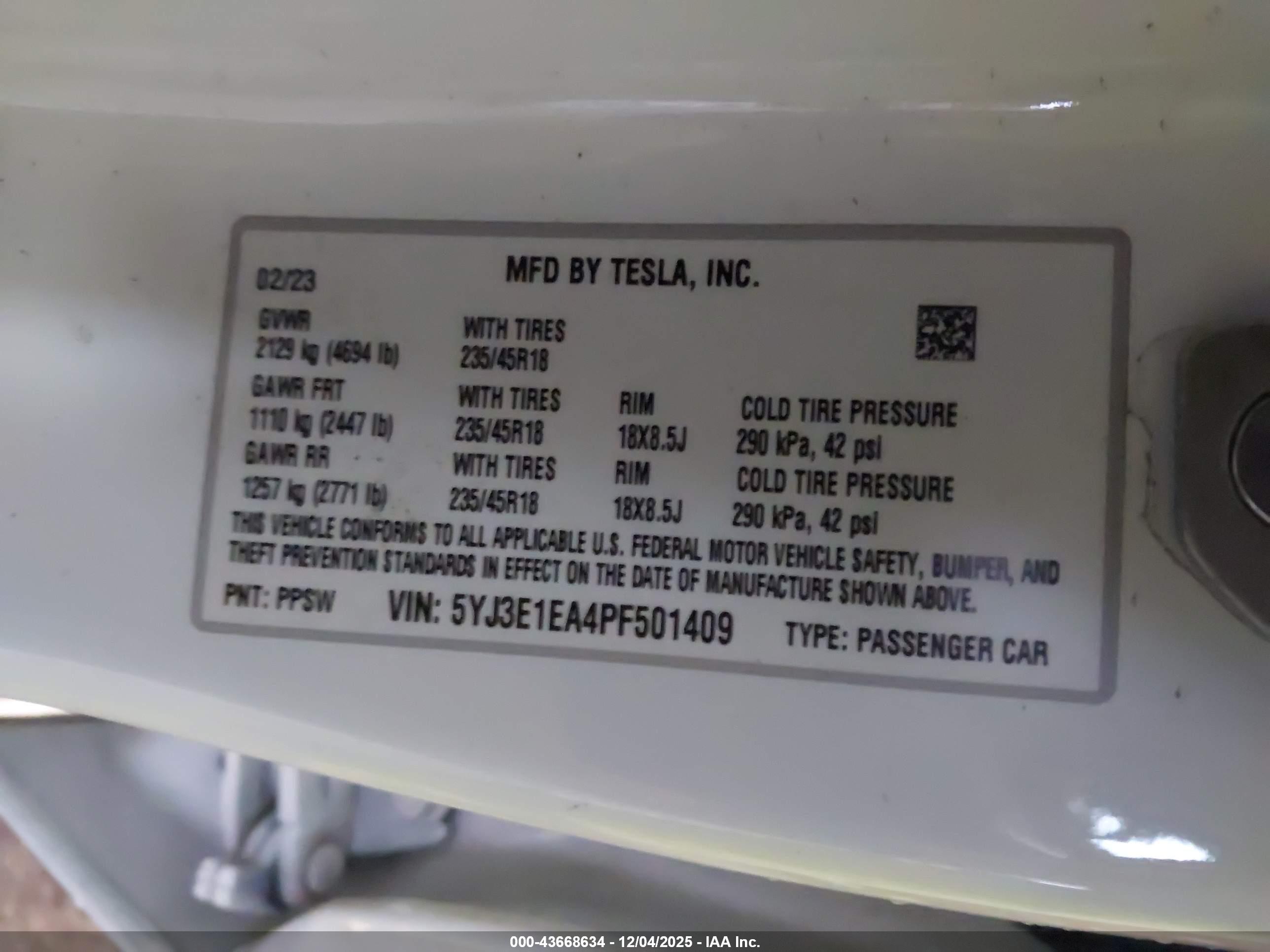 TESLA MODEL image 9
