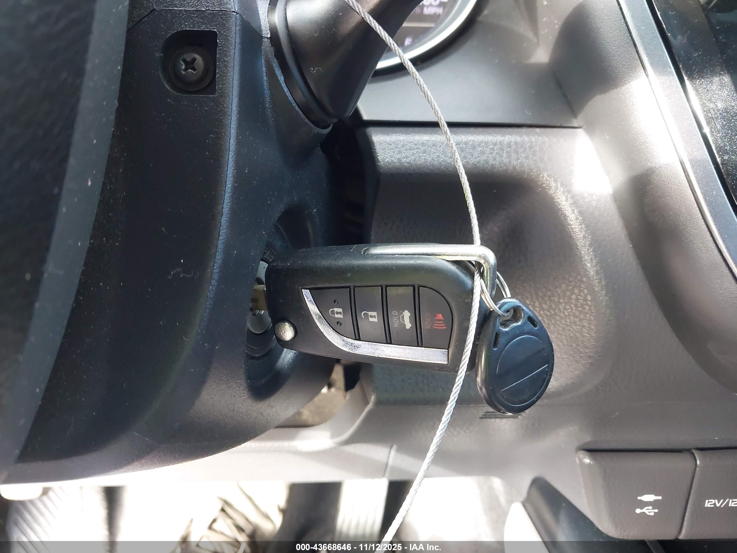 TOYOTA CAMRY image 11