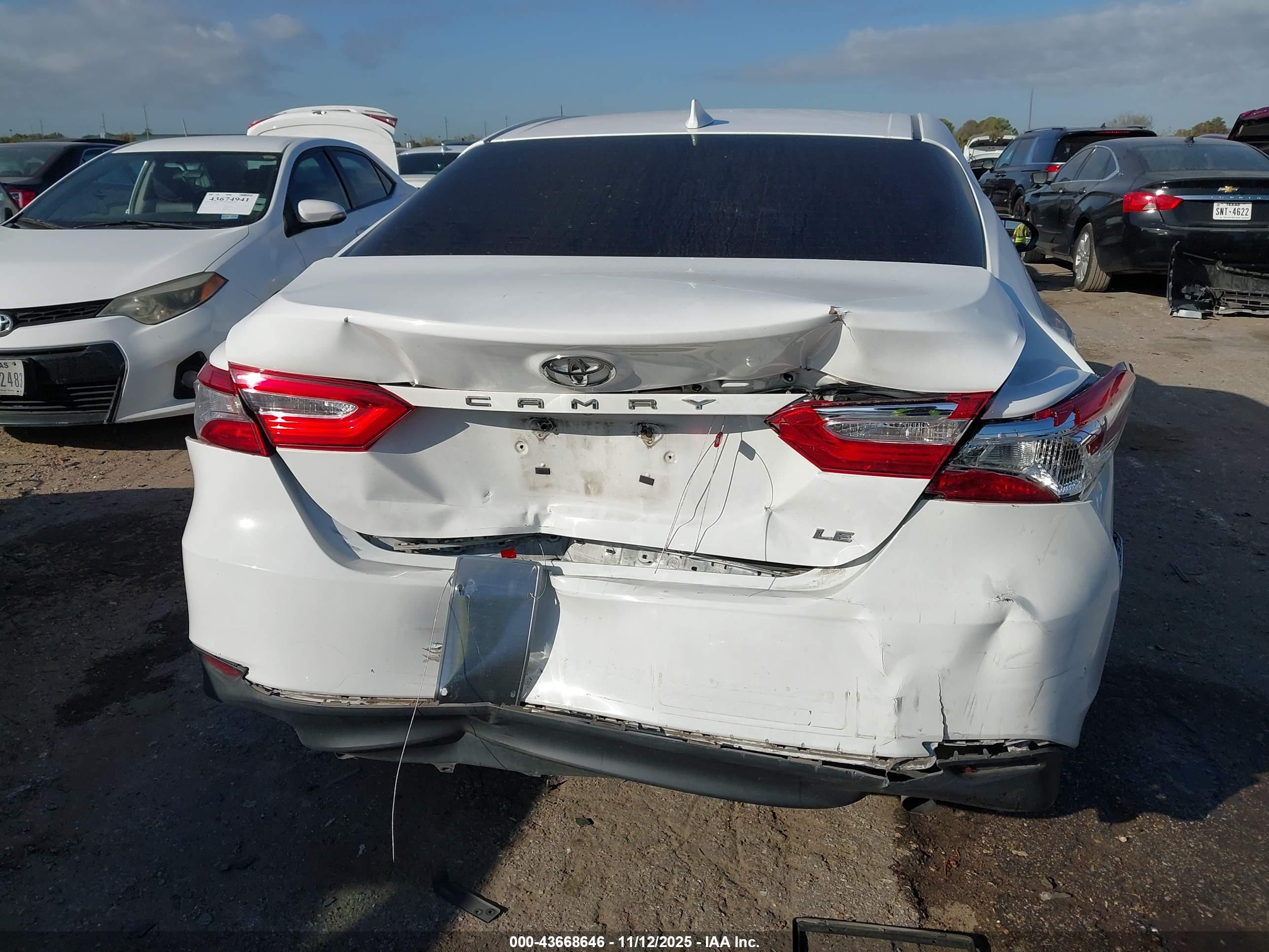 TOYOTA CAMRY image 6