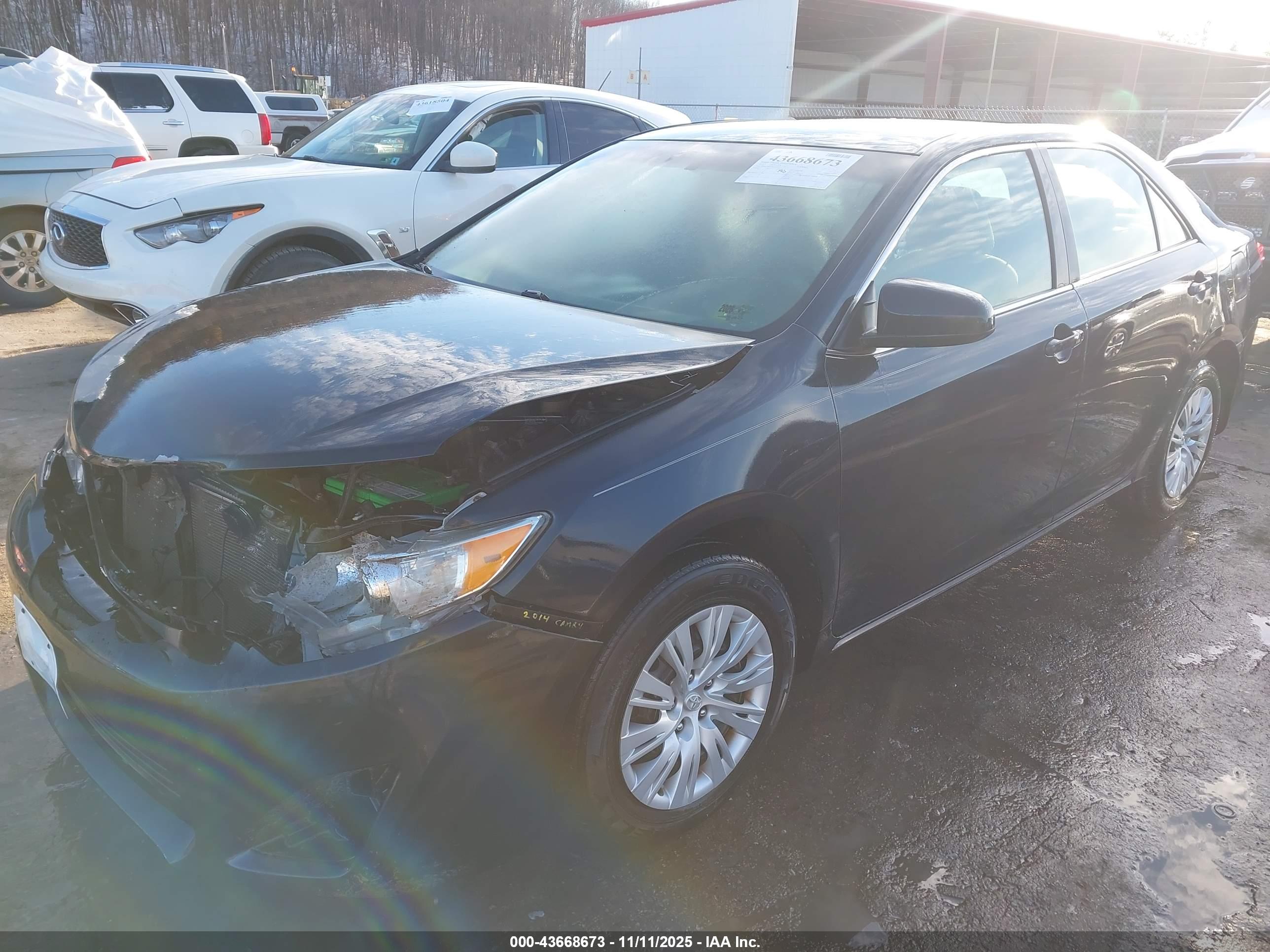TOYOTA CAMRY image 2