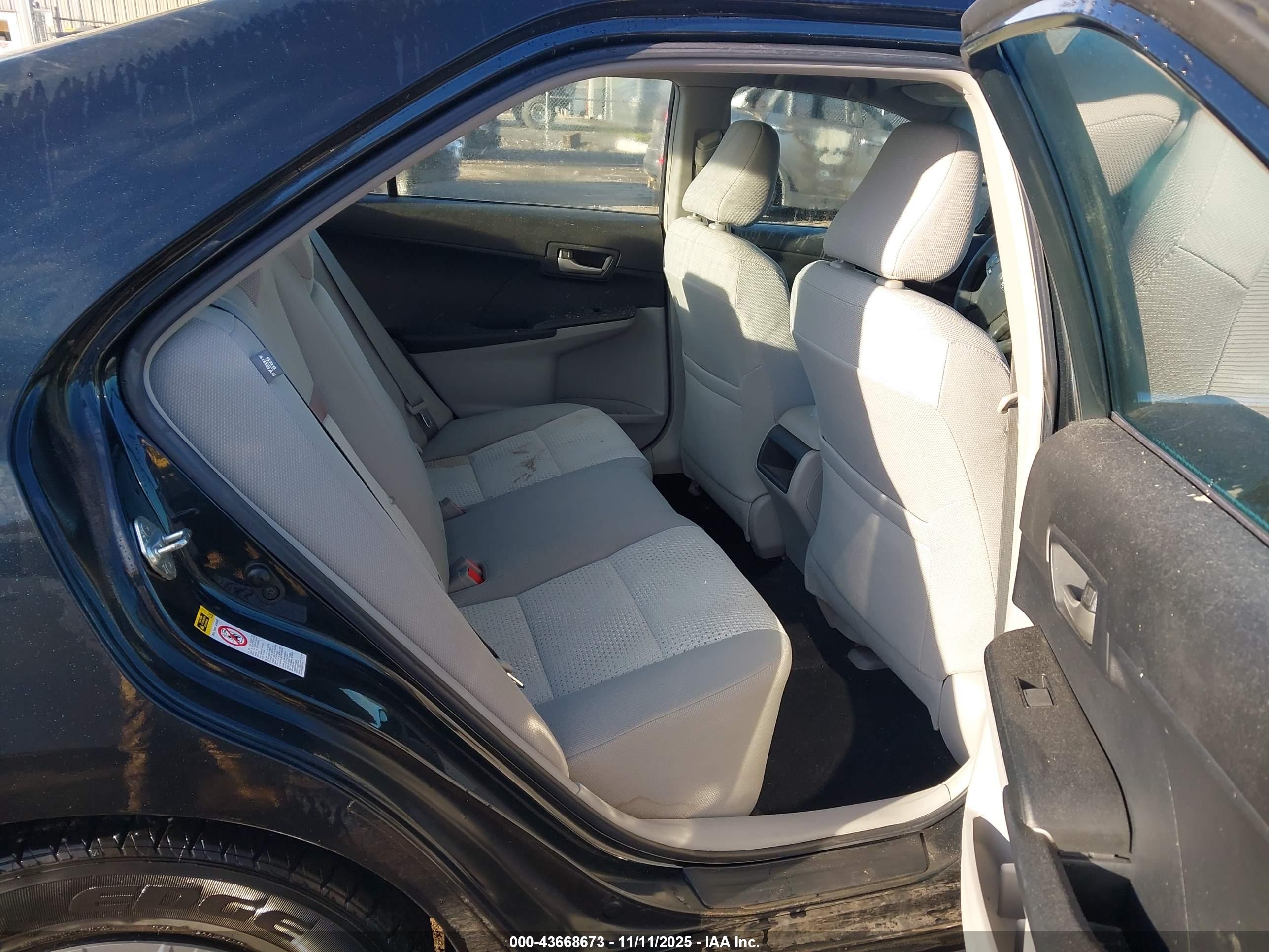 TOYOTA CAMRY image 8