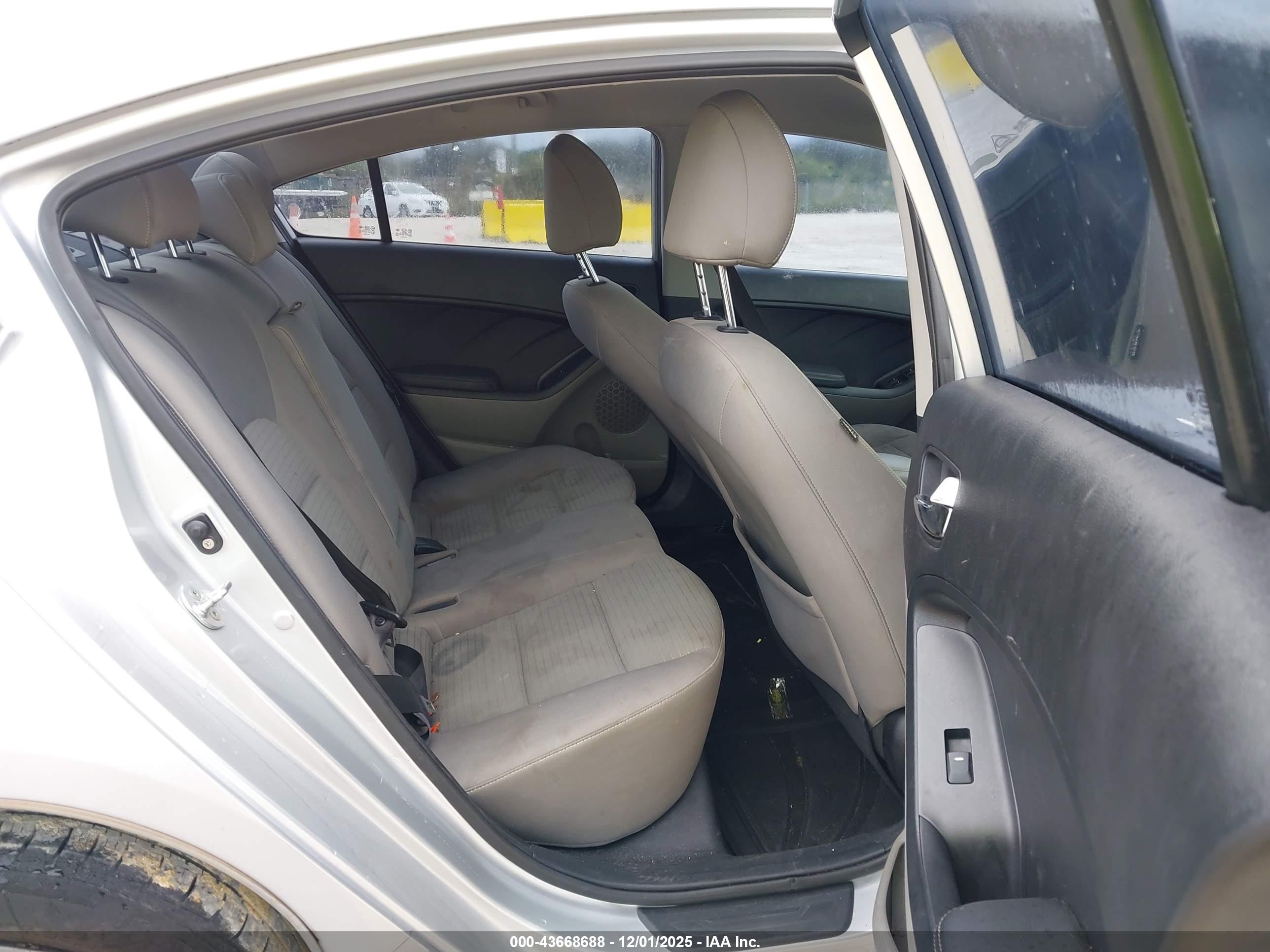 KIA FORTE image 8
