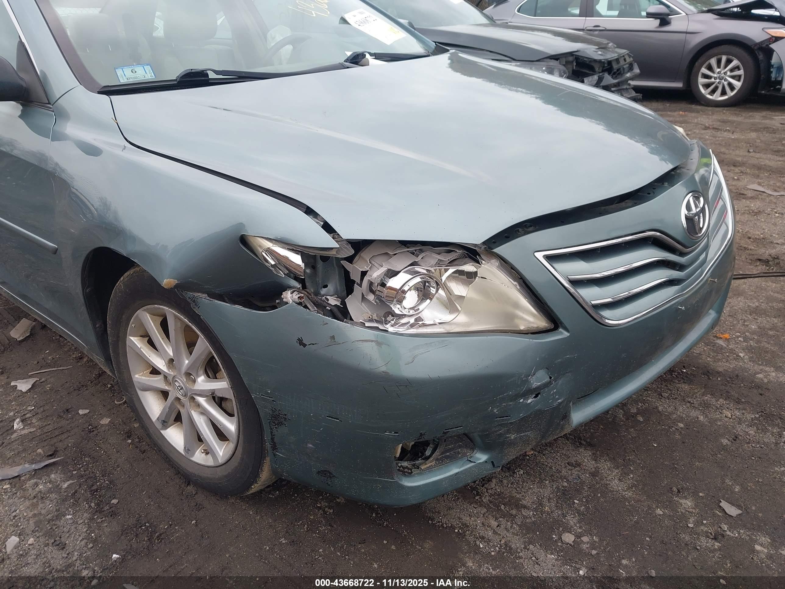 TOYOTA CAMRY image 6